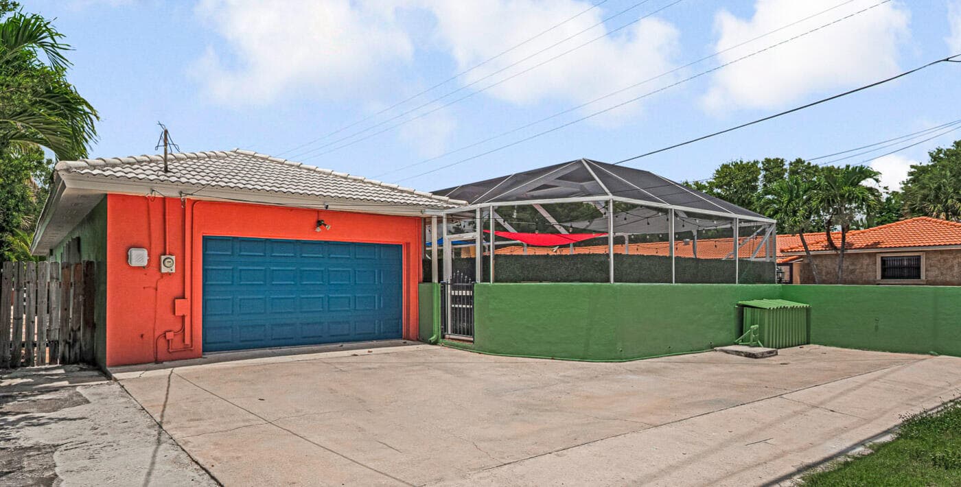 532 N Palmway, Lake Worth Beach, FL 33460 65