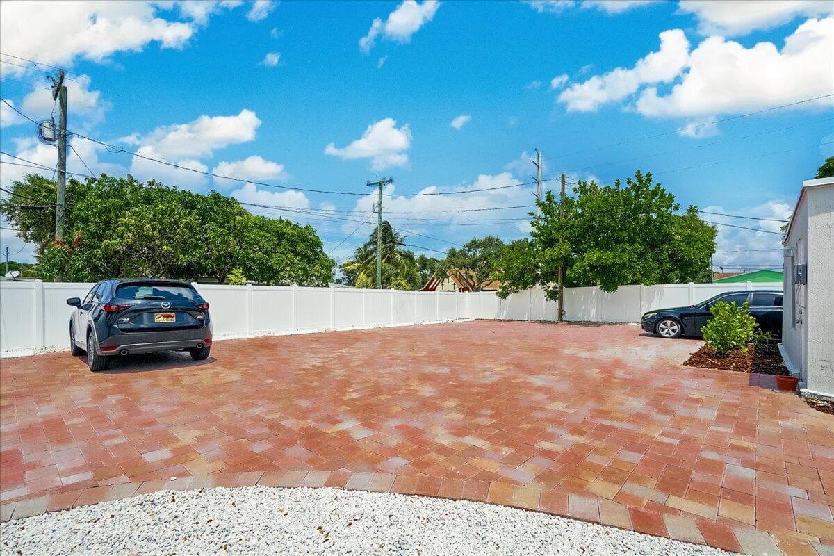 305 Cypress Drive E 1,2,3,4,5, Lake Park, FL 33403 12