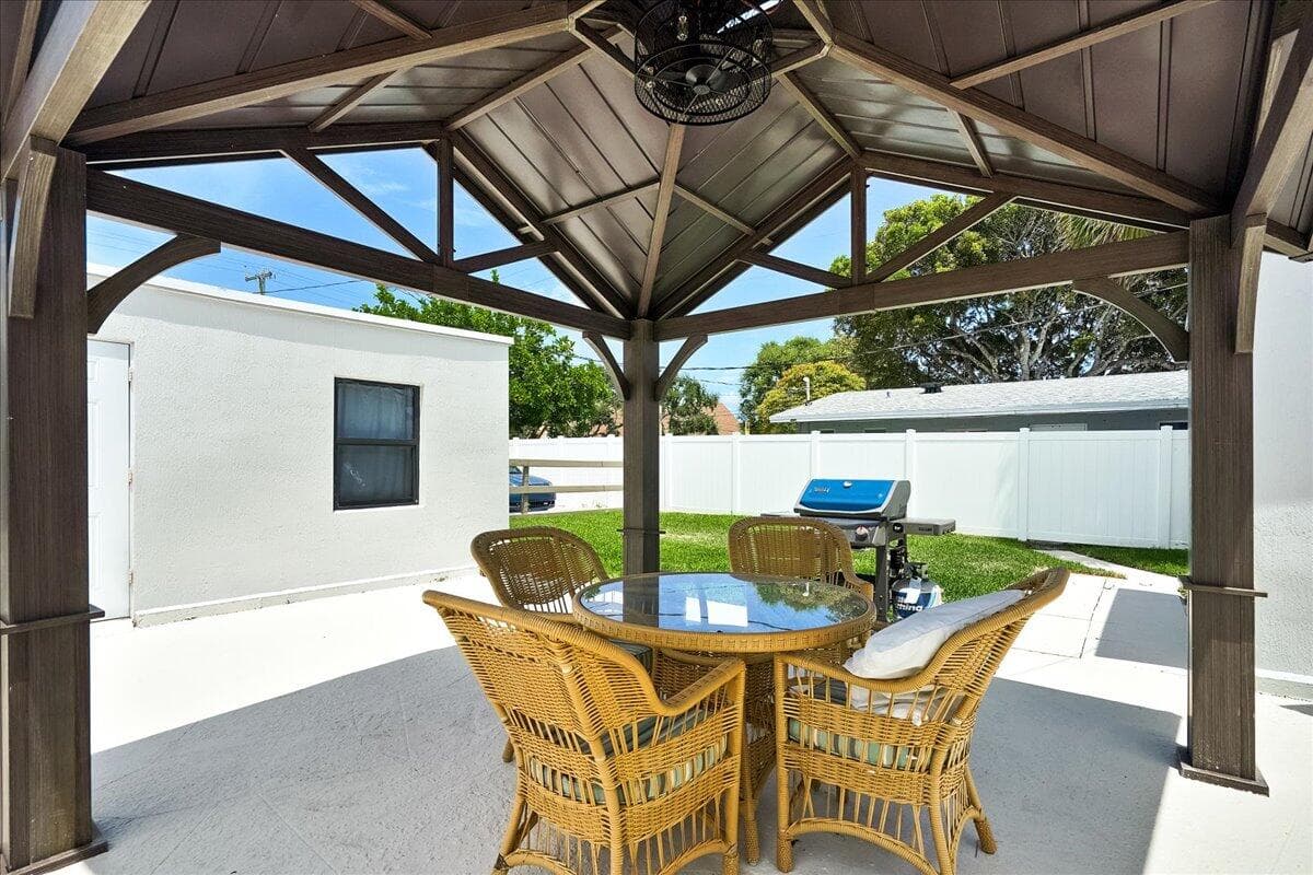 305 Cypress Drive E 1,2,3,4,5, Lake Park, FL 33403 19