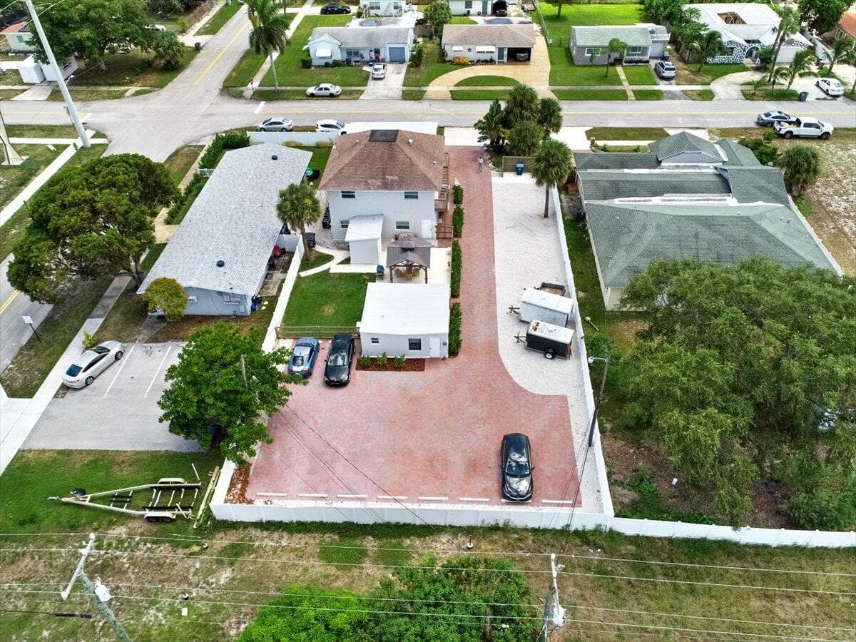 305 Cypress Drive E 1,2,3,4,5, Lake Park, FL 33403 33