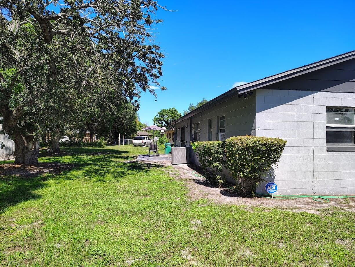 2701 NW Essex Drive NW, Fort Pierce, FL 34946 4