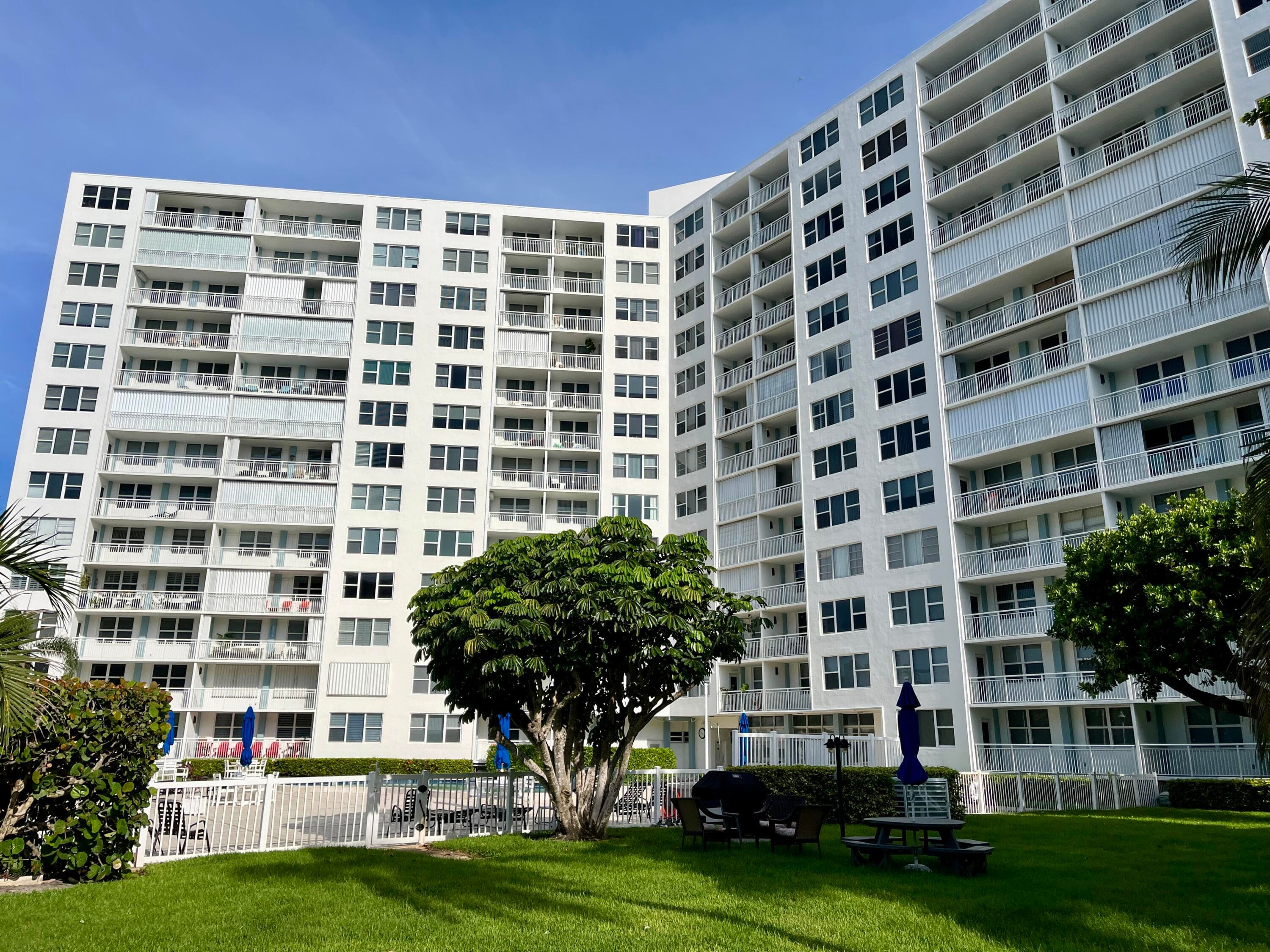 201 N Ocean Boulevard 302, Pompano Beach, FL 33062 3