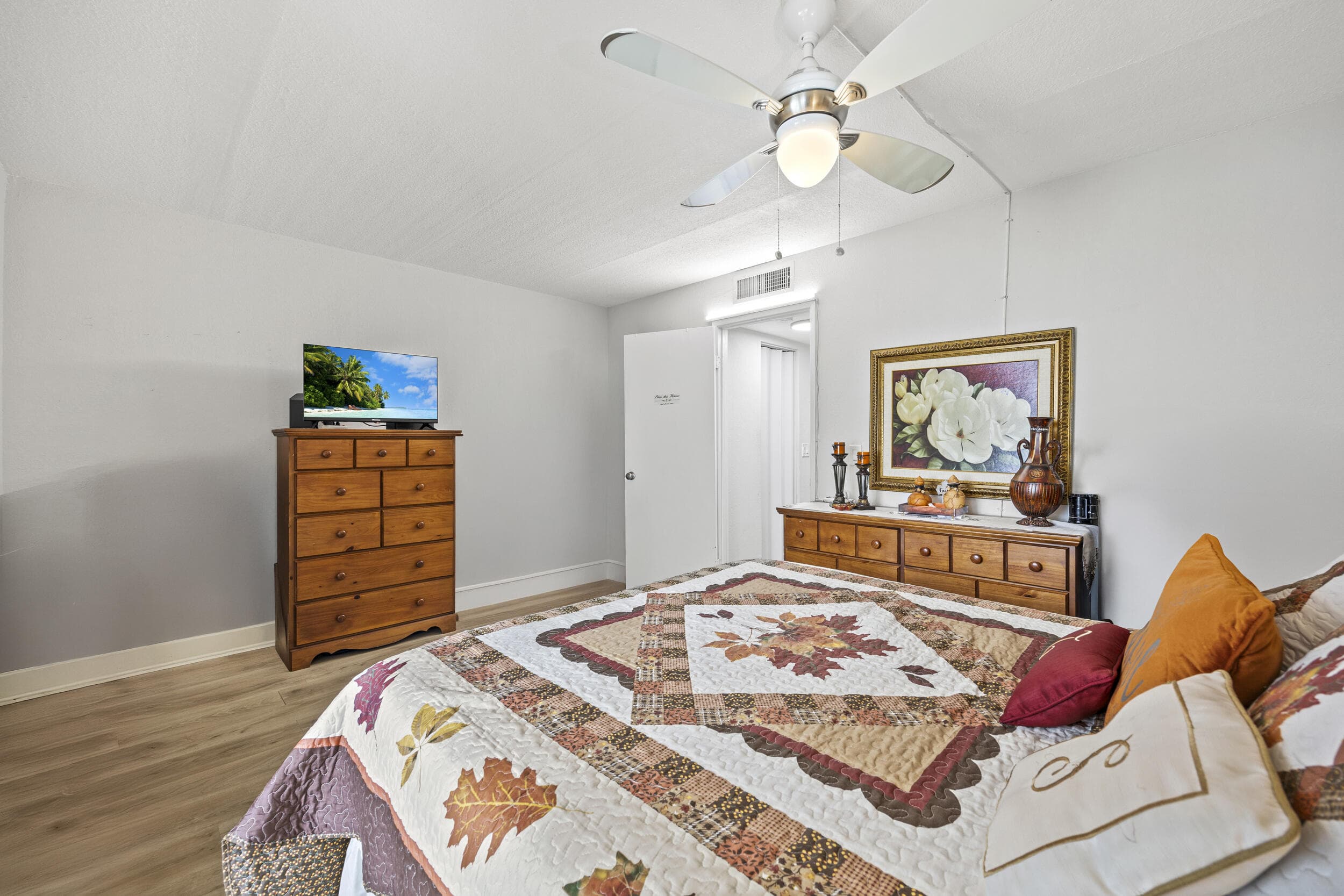 200 Village Green Circle E 202, Palm Springs, FL 33461 13