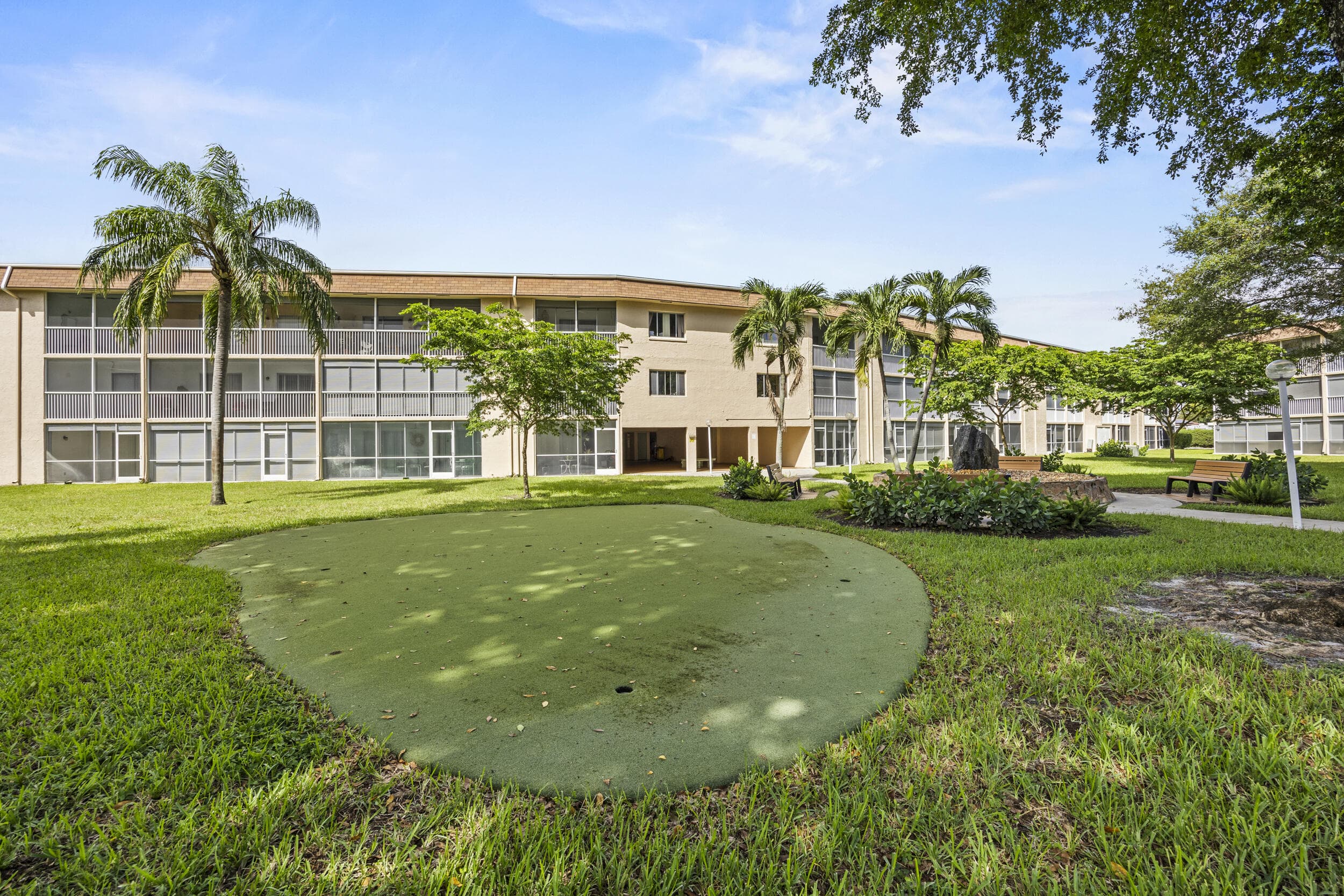 200 Village Green Circle E 202, Palm Springs, FL 33461 25