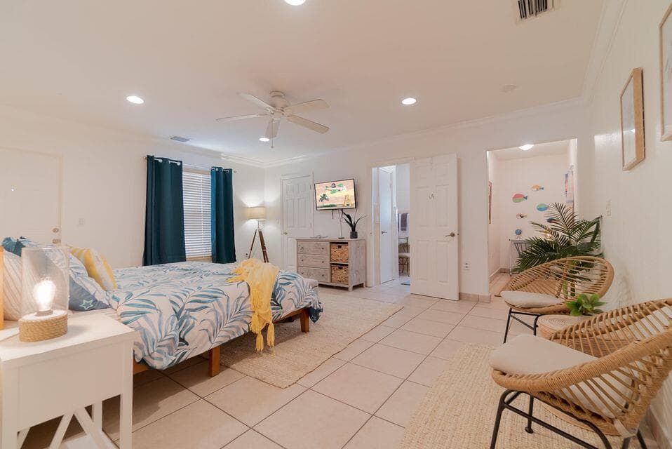 951 Green Street, West Palm Beach, FL 33405 19