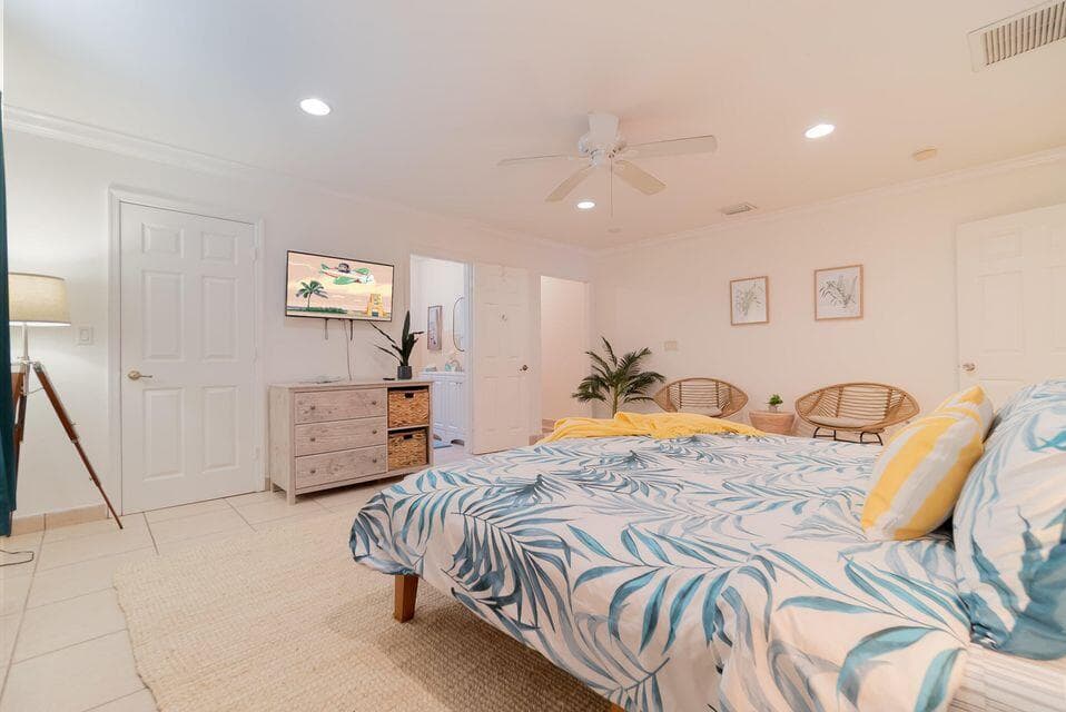 951 Green Street, West Palm Beach, FL 33405 20