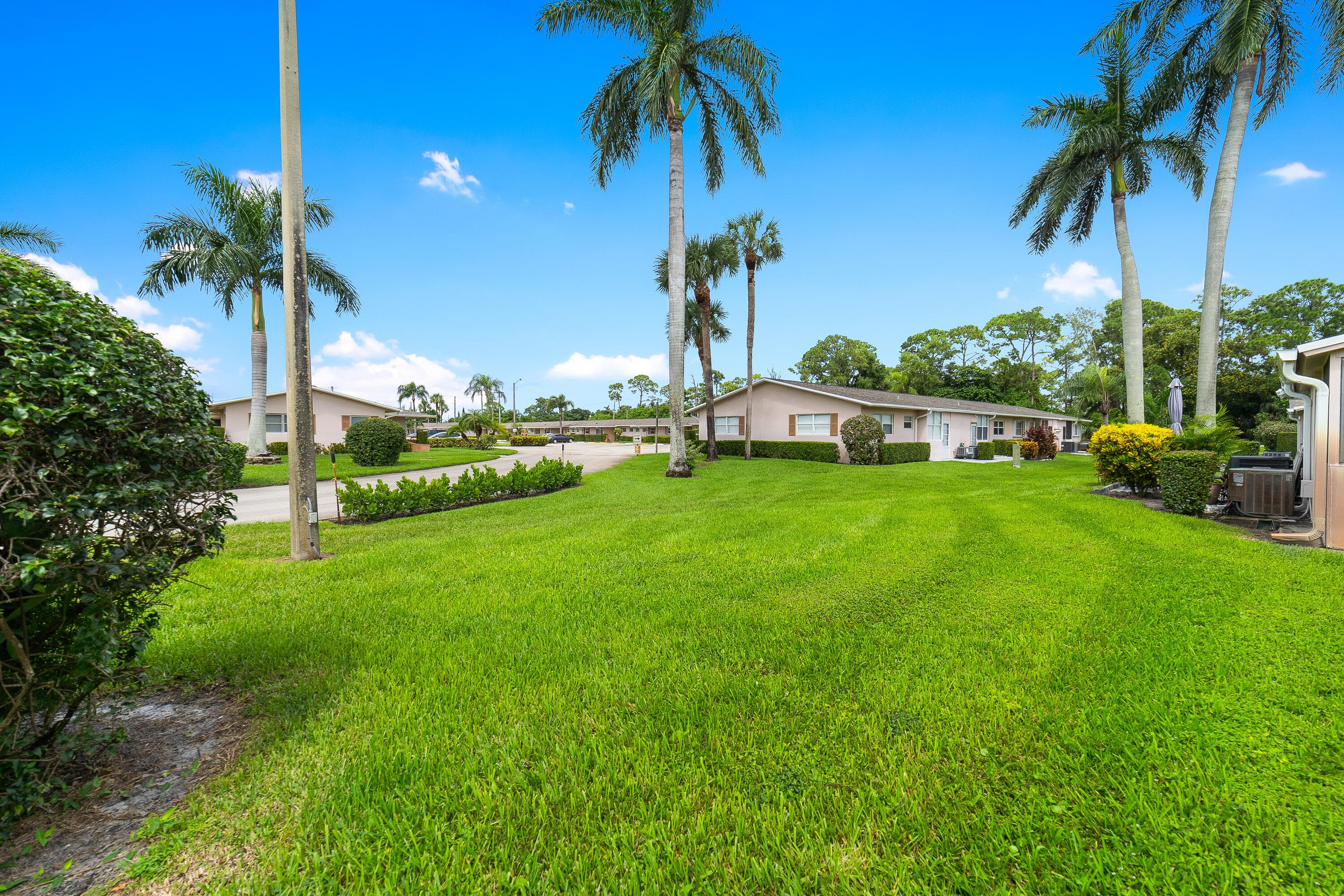 2567 Dudley Drive W F, West Palm Beach, FL 33415 32