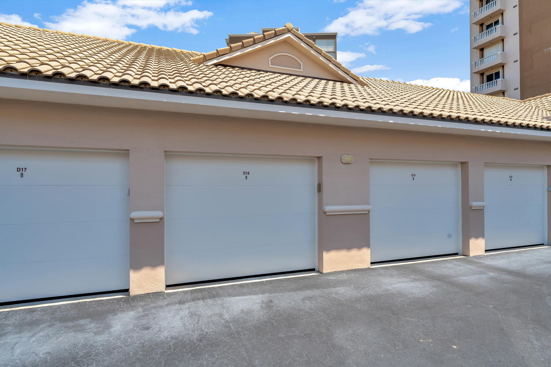 4160 N Highway A1a 902, Hutchinson Island, FL 34949 32