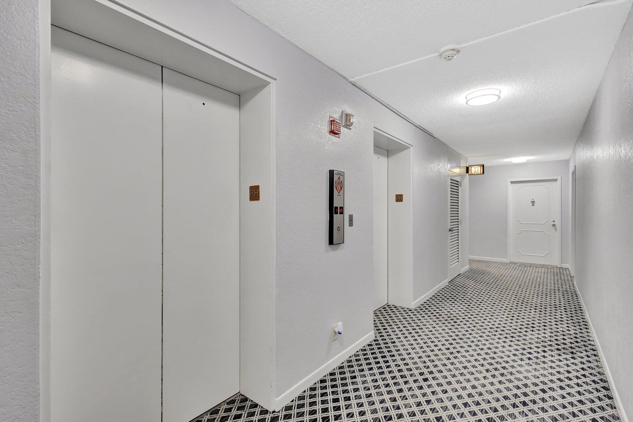 2000 Presidential Way Ph5, West Palm Beach, FL 33401 29