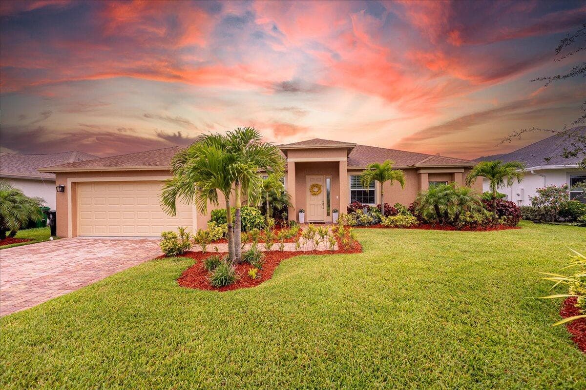 448 SW Vista Lake Drive, Port St. Lucie, FL 34953