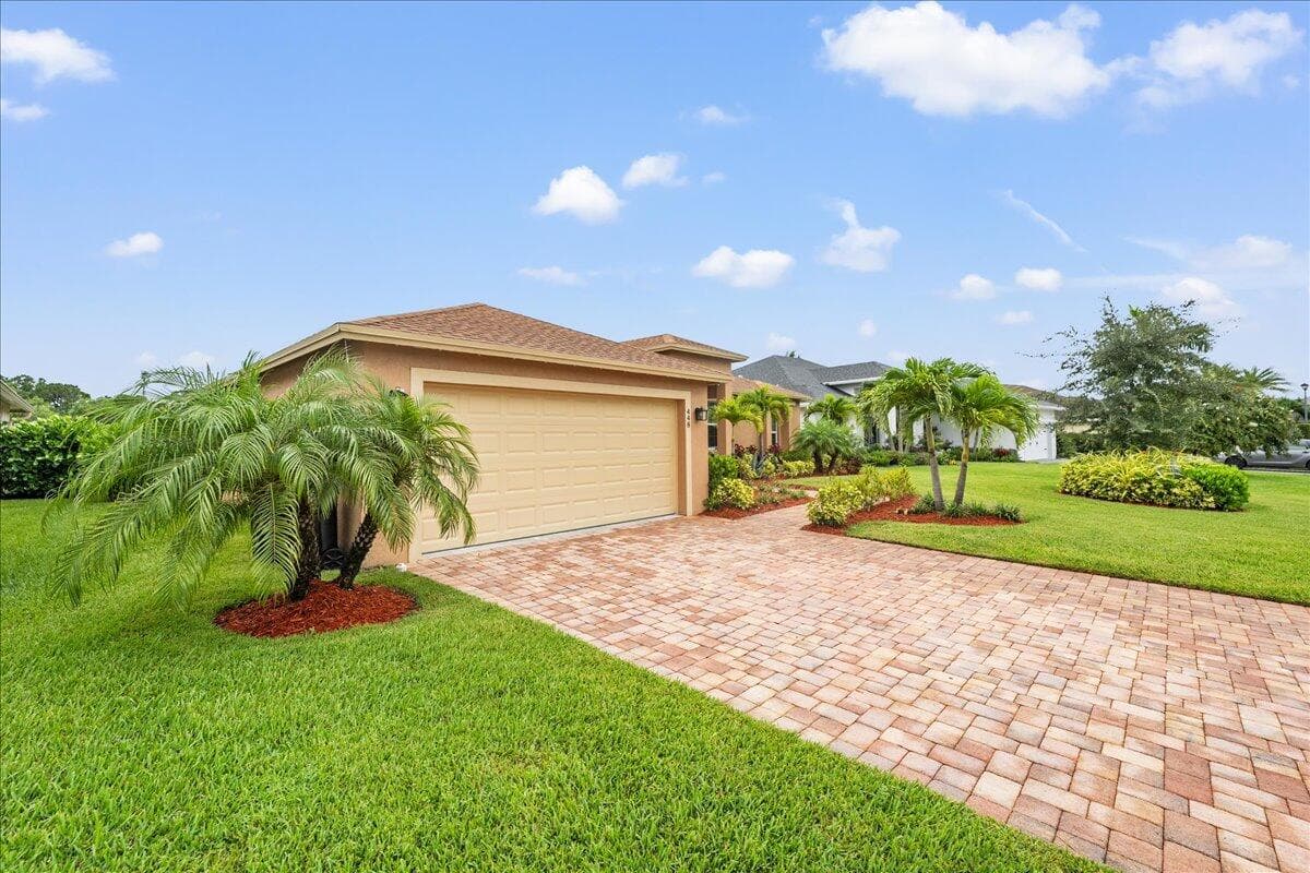 448 SW Vista Lake Drive, Port St. Lucie, FL 34953 36