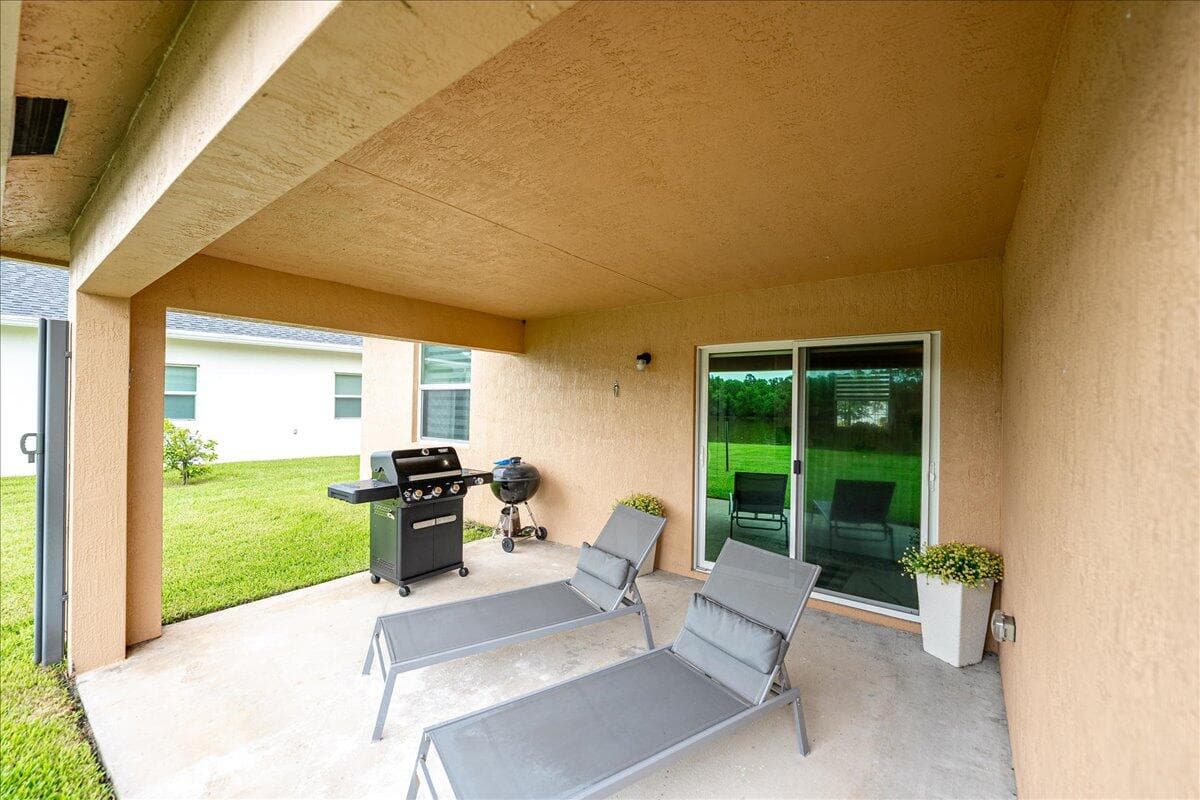 448 SW Vista Lake Drive, Port St. Lucie, FL 34953 32