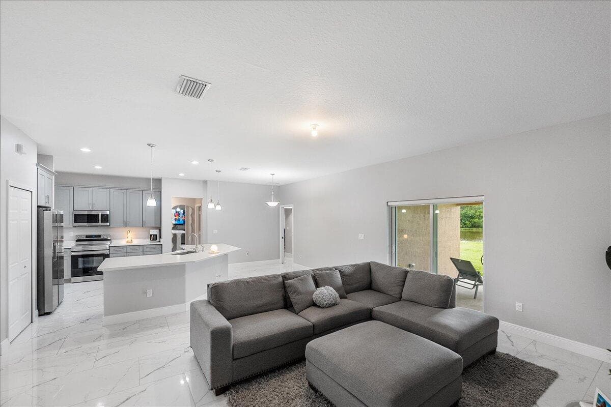 448 SW Vista Lake Drive, Port St. Lucie, FL 34953 8