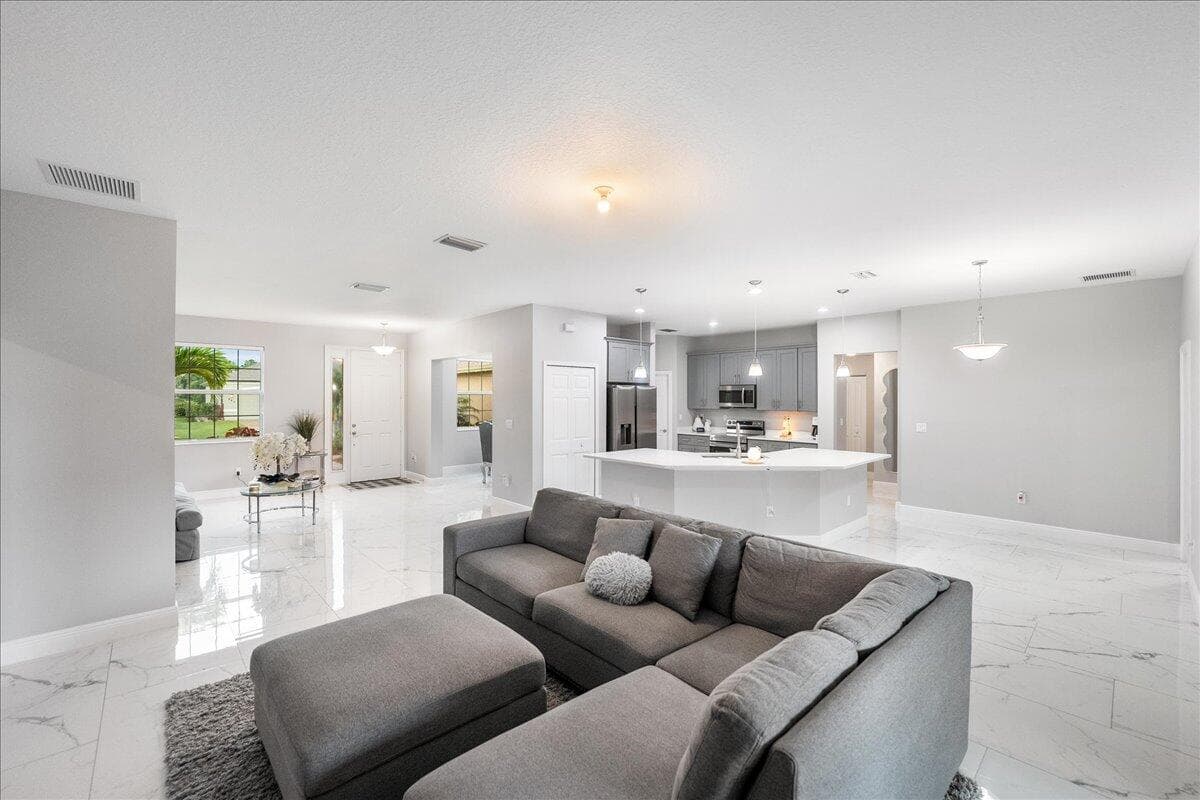 448 SW Vista Lake Drive, Port St. Lucie, FL 34953 11