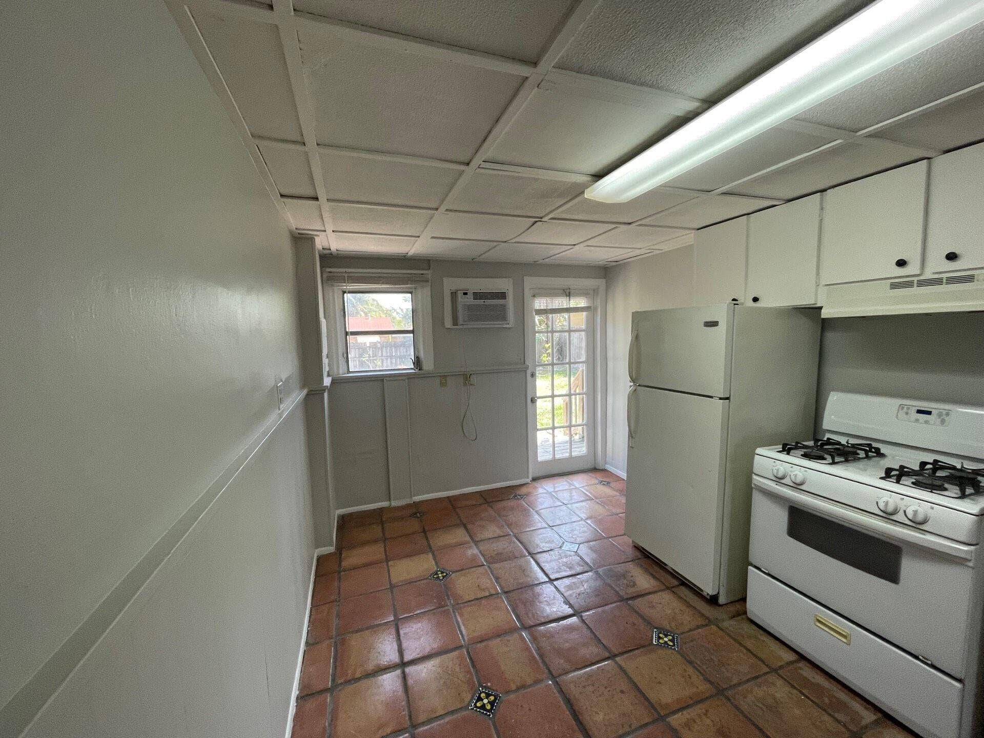 736 Omar Road 1, West Palm Beach, FL 33405 8
