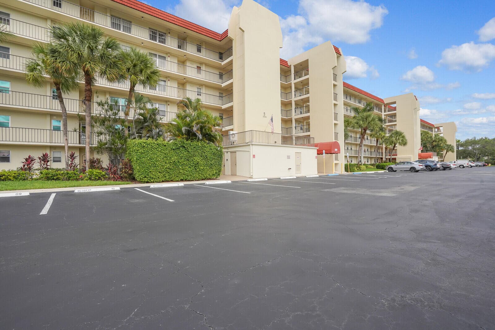 3959 Via Poinciana 503, Lake Worth, FL 33467