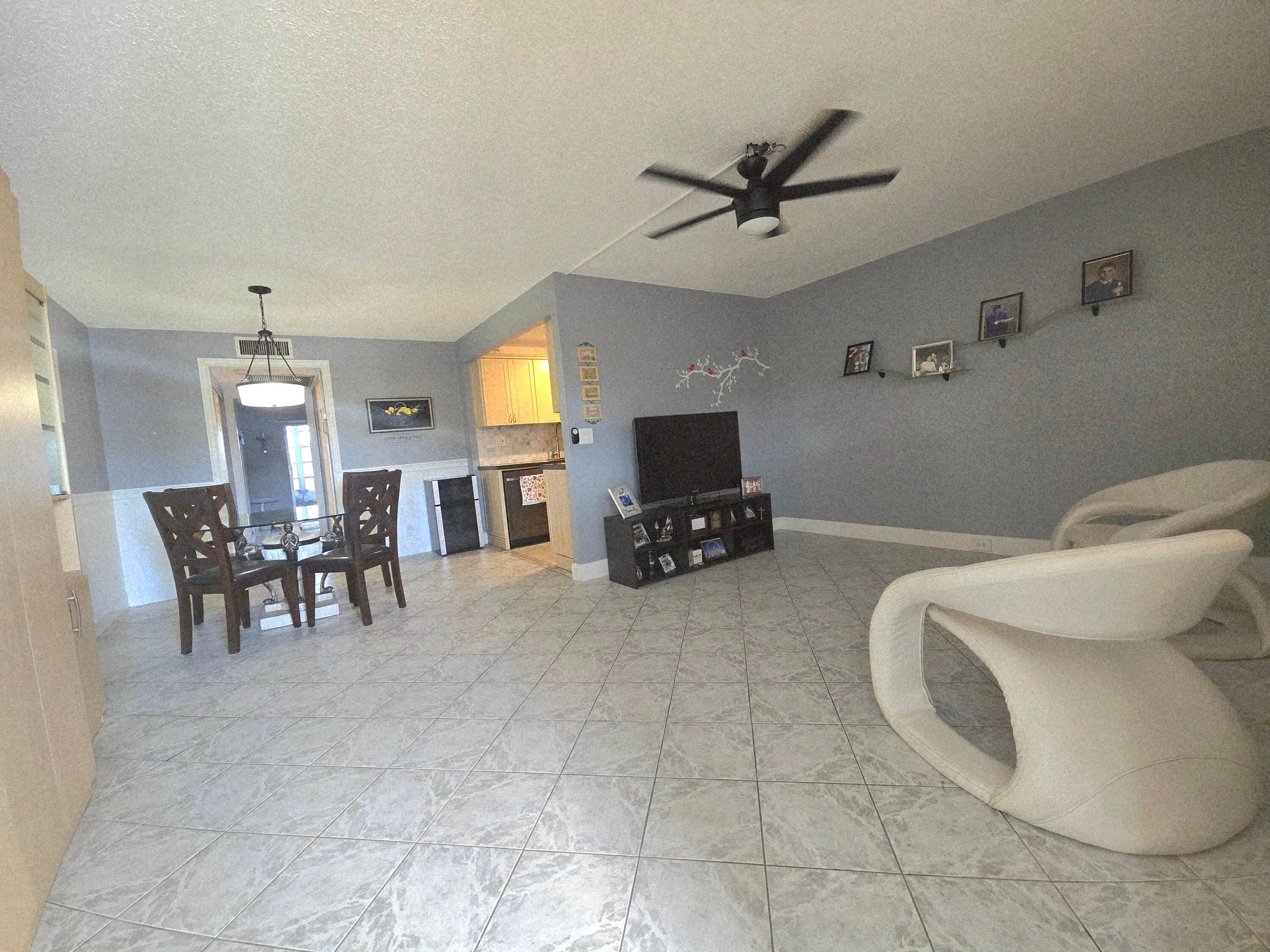 2010 Westbury F 2010, Deerfield Beach, FL 33442 2