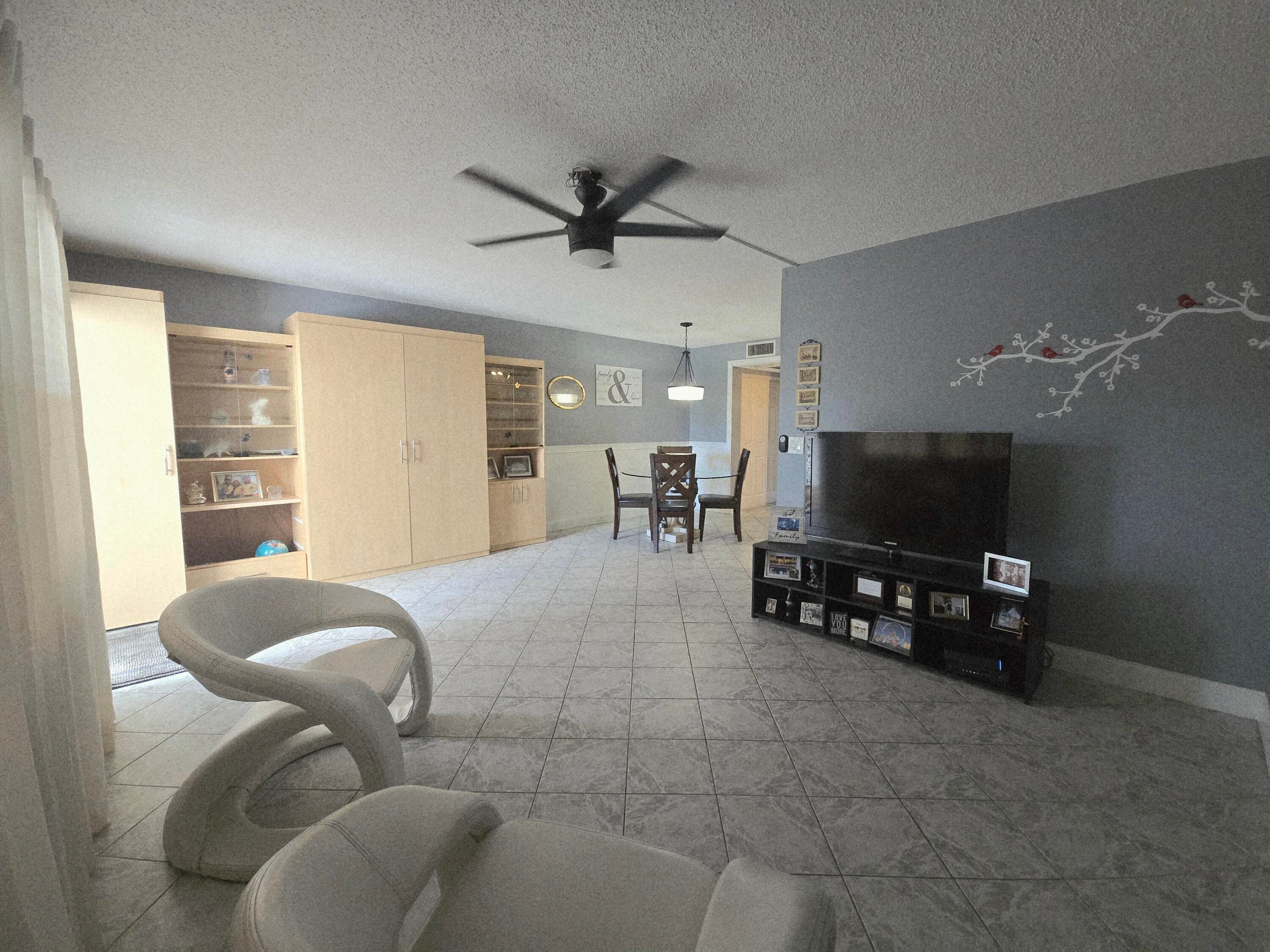 2010 Westbury F 2010, Deerfield Beach, FL 33442 3