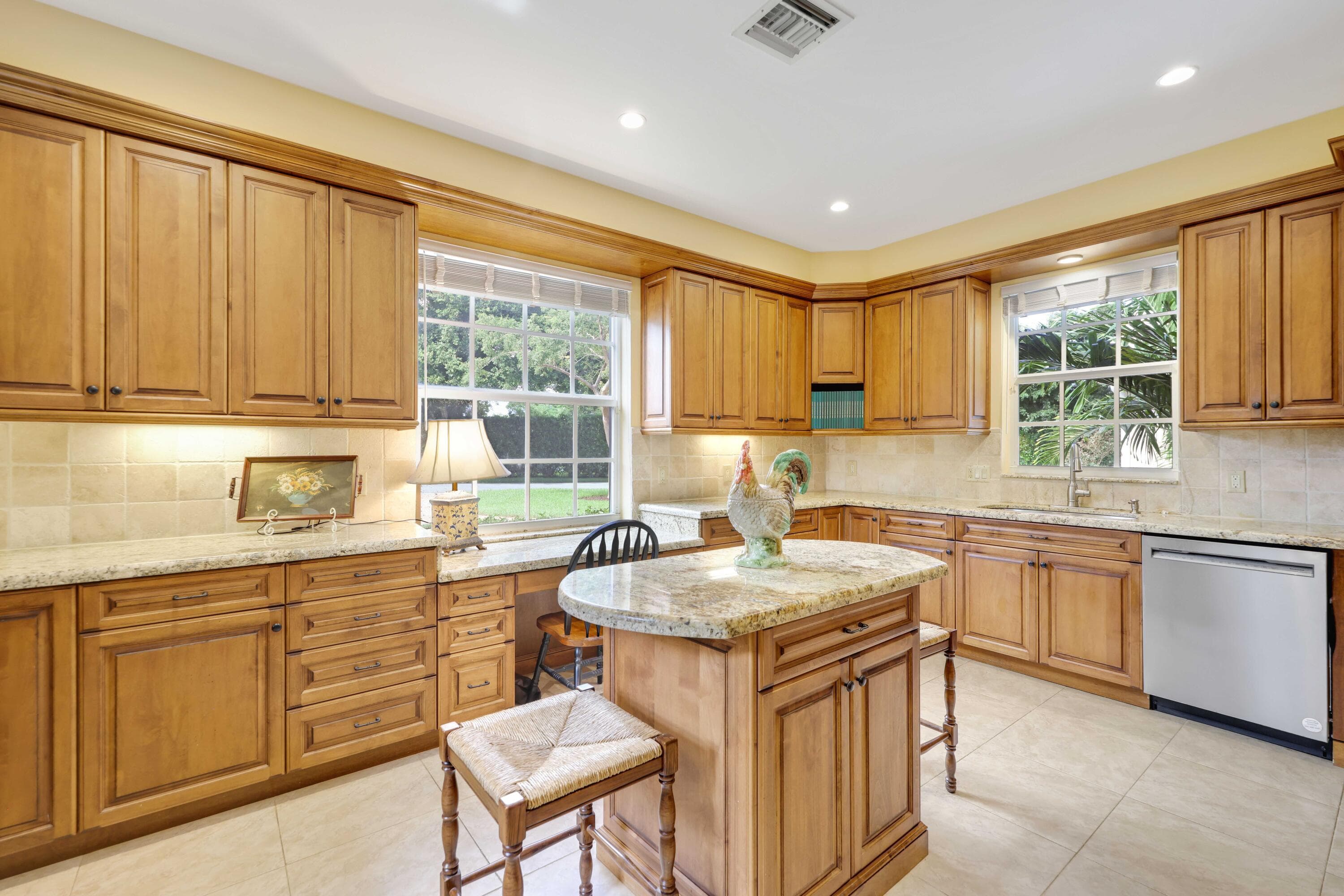 36 Country Road, Village of Golf, FL 33436 23
