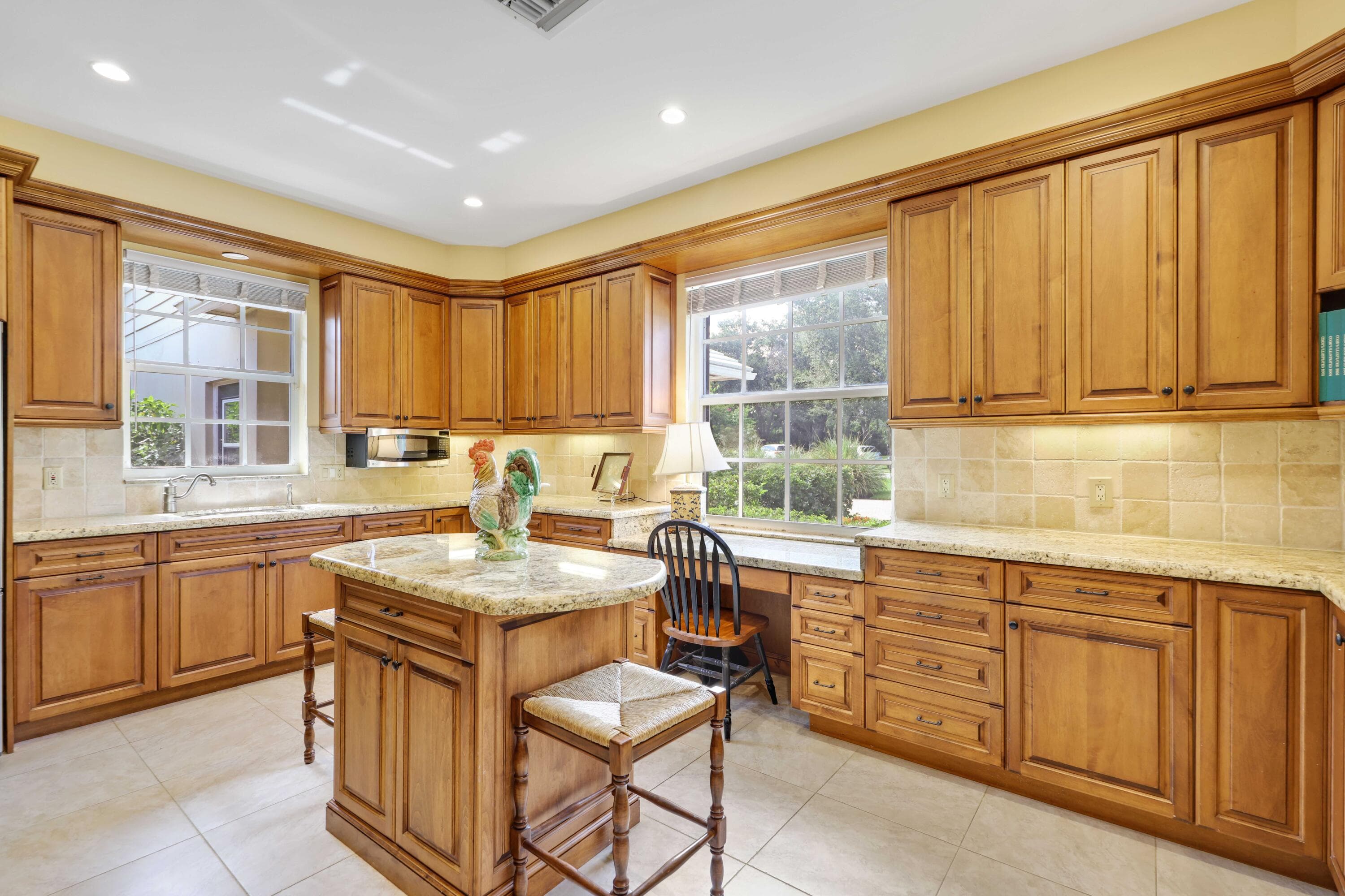 36 Country Road, Village of Golf, FL 33436 21