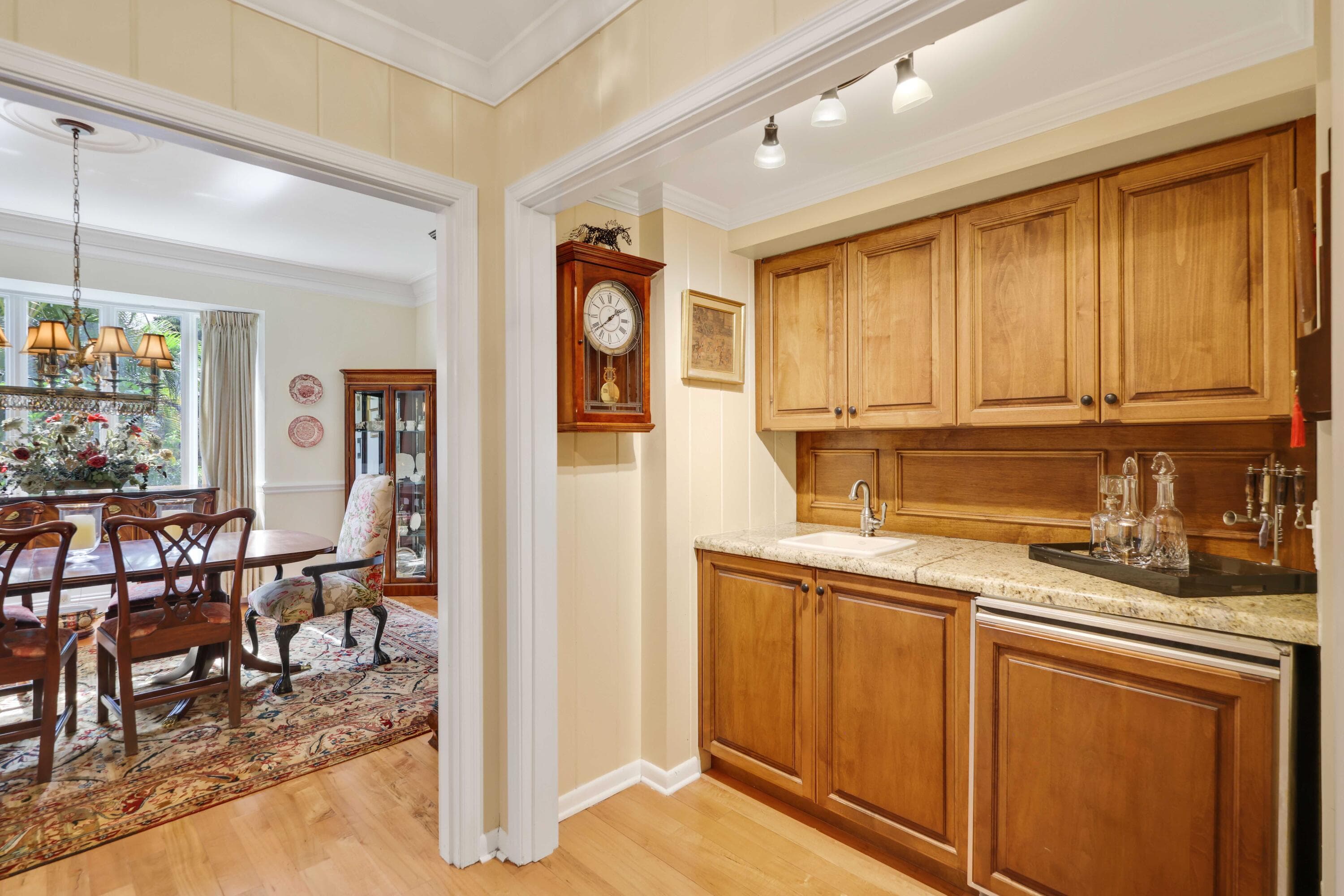 36 Country Road, Village of Golf, FL 33436 18