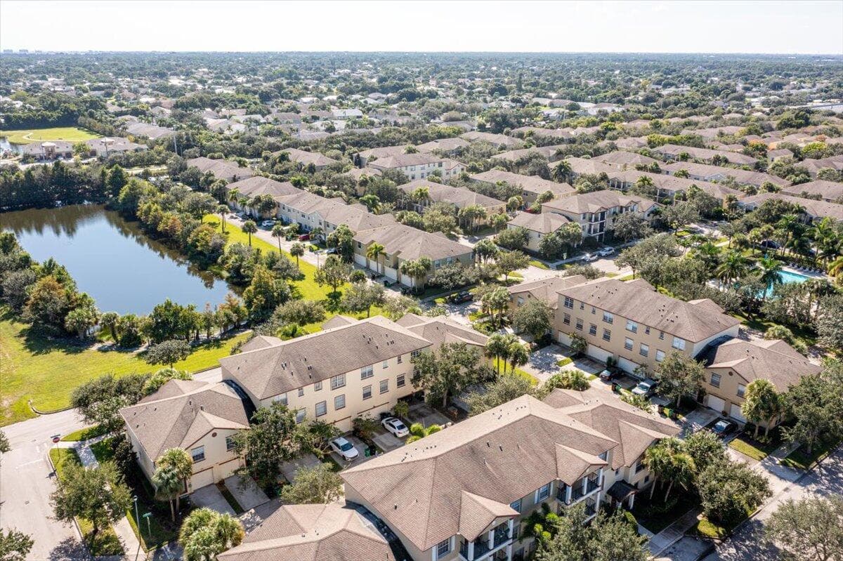 2527 SE Ruskin Drive, Port St. Lucie, FL 34952 33