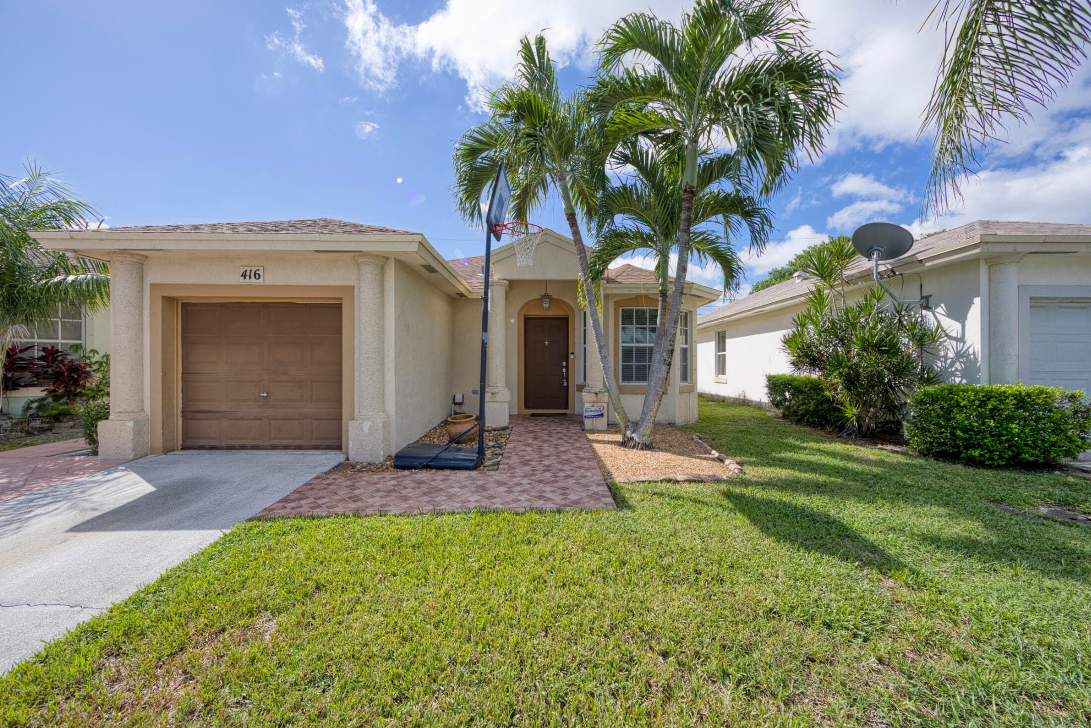 416 Circle Drive S, Boynton Beach, FL 33435 23