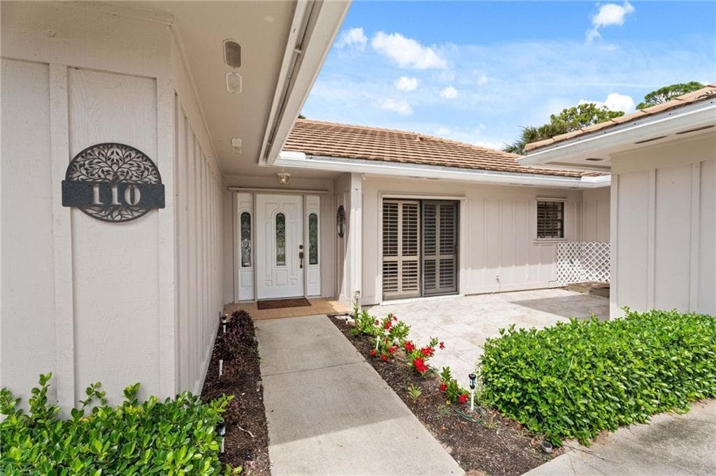 110 Prestwick Circle, Vero Beach, FL 32967