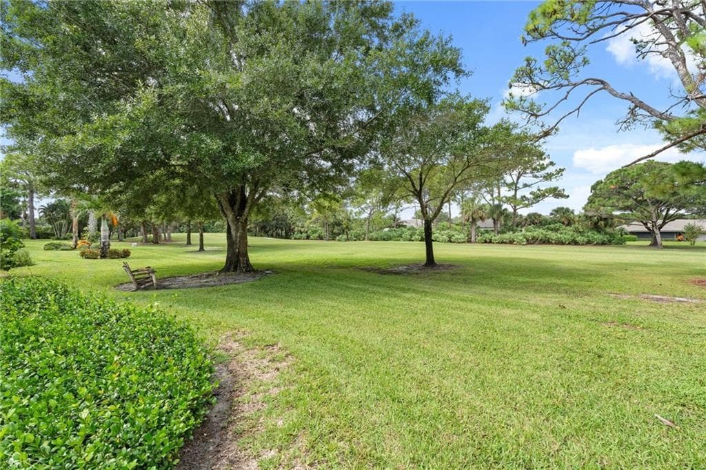 110 Prestwick Circle, Vero Beach, FL 32967 26