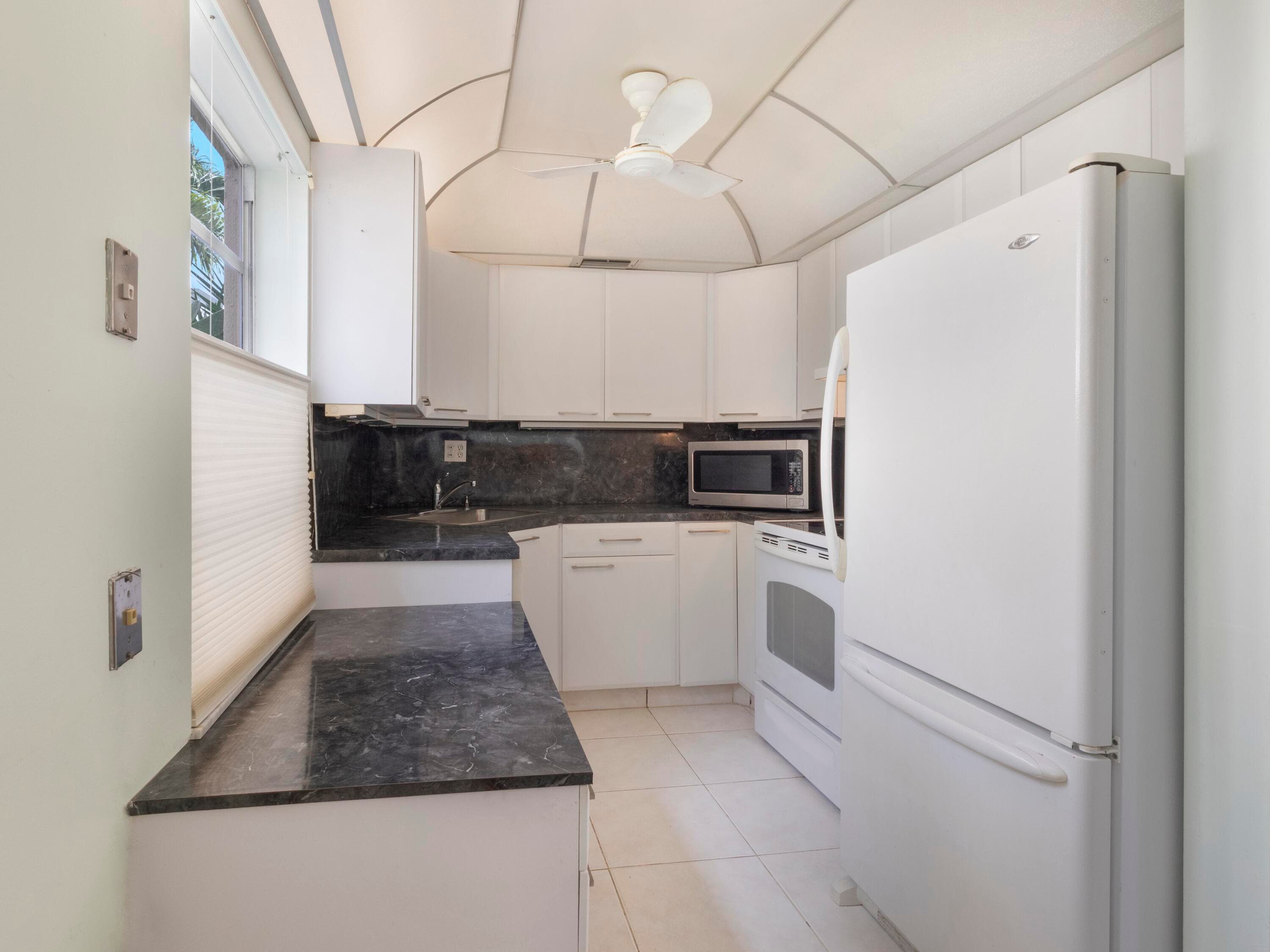 405 Burgundy I, Delray Beach, FL 33484