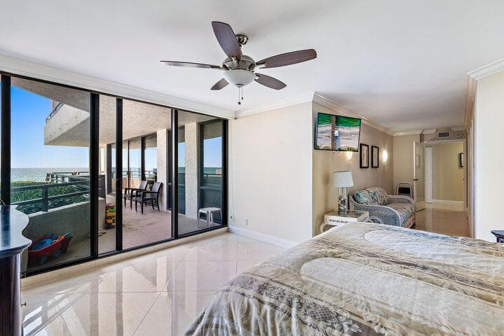 3560 S Ocean Boulevard 200, South Palm Beach, FL 33480 7