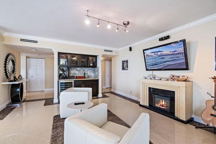 3560 S Ocean Boulevard 200, South Palm Beach, FL 33480 11