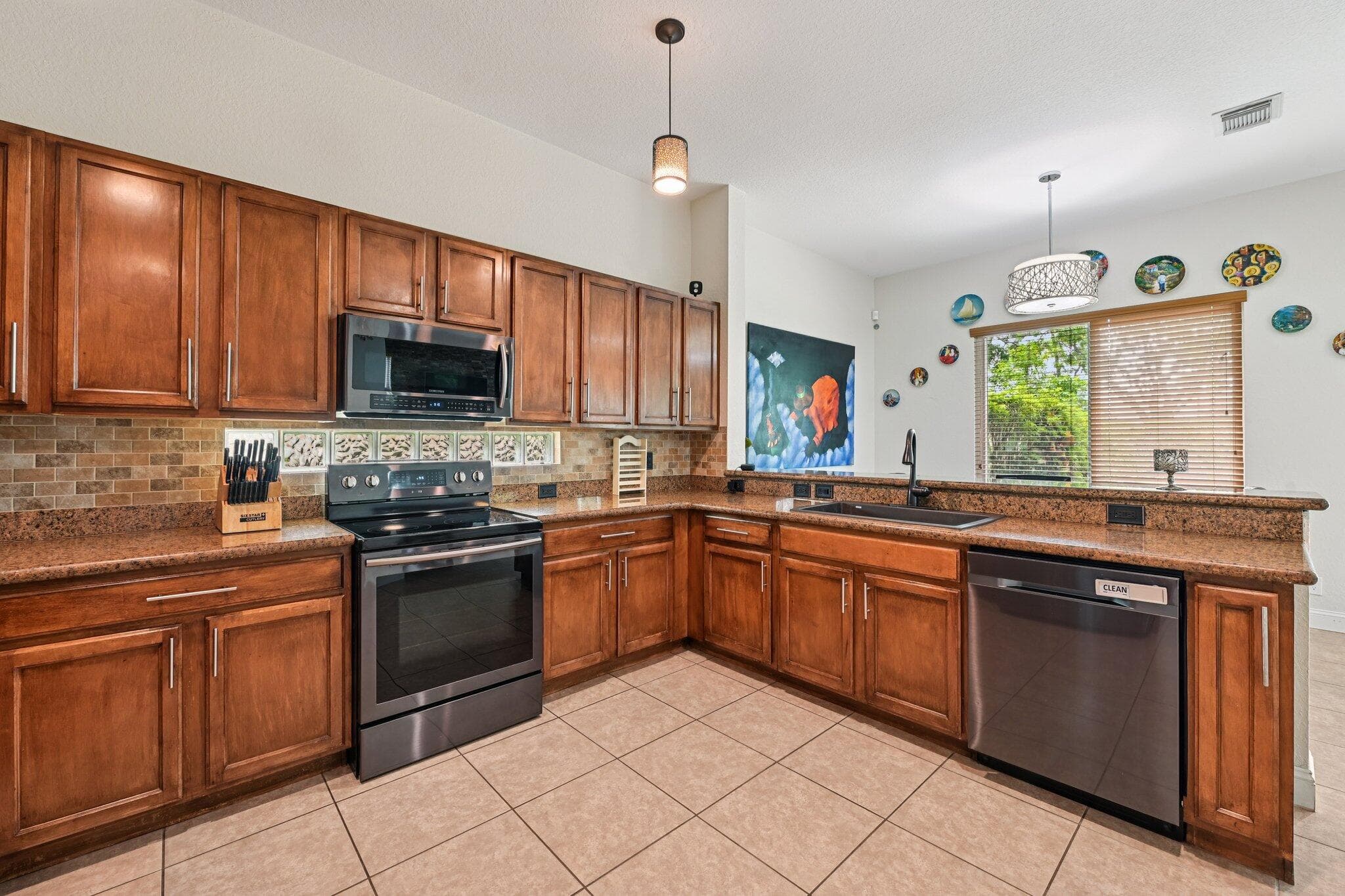553 Gazetta Way, West Palm Beach, FL 33413 14