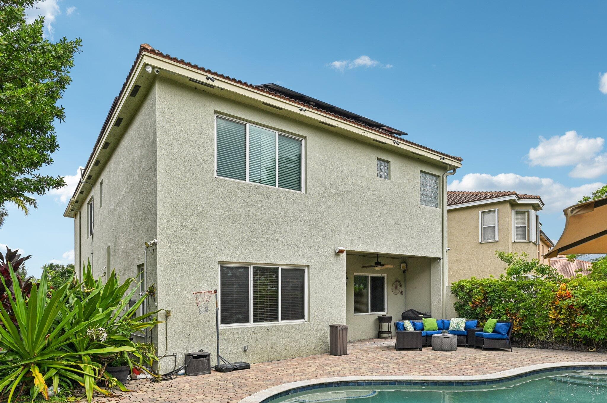 553 Gazetta Way, West Palm Beach, FL 33413 56