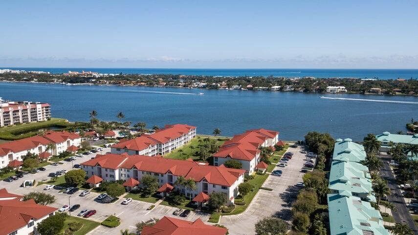 110 Half Moon Circle E2, Hypoluxo, FL 33462 10