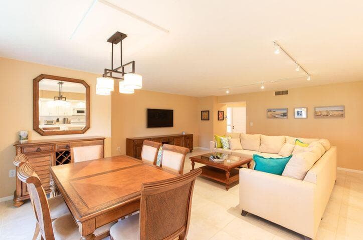 110 Half Moon Circle E2, Hypoluxo, FL 33462 11