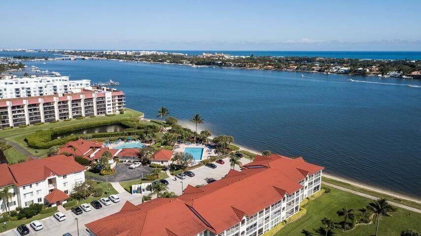 110 Half Moon Circle E2, Hypoluxo, FL 33462 12