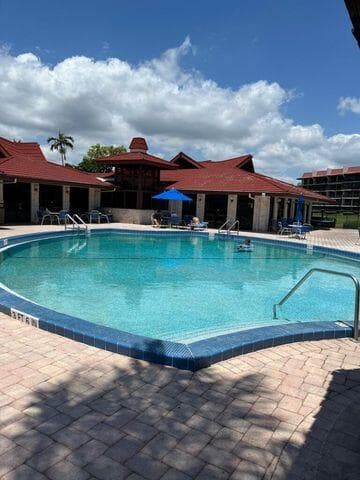 110 Half Moon Circle E2, Hypoluxo, FL 33462 13