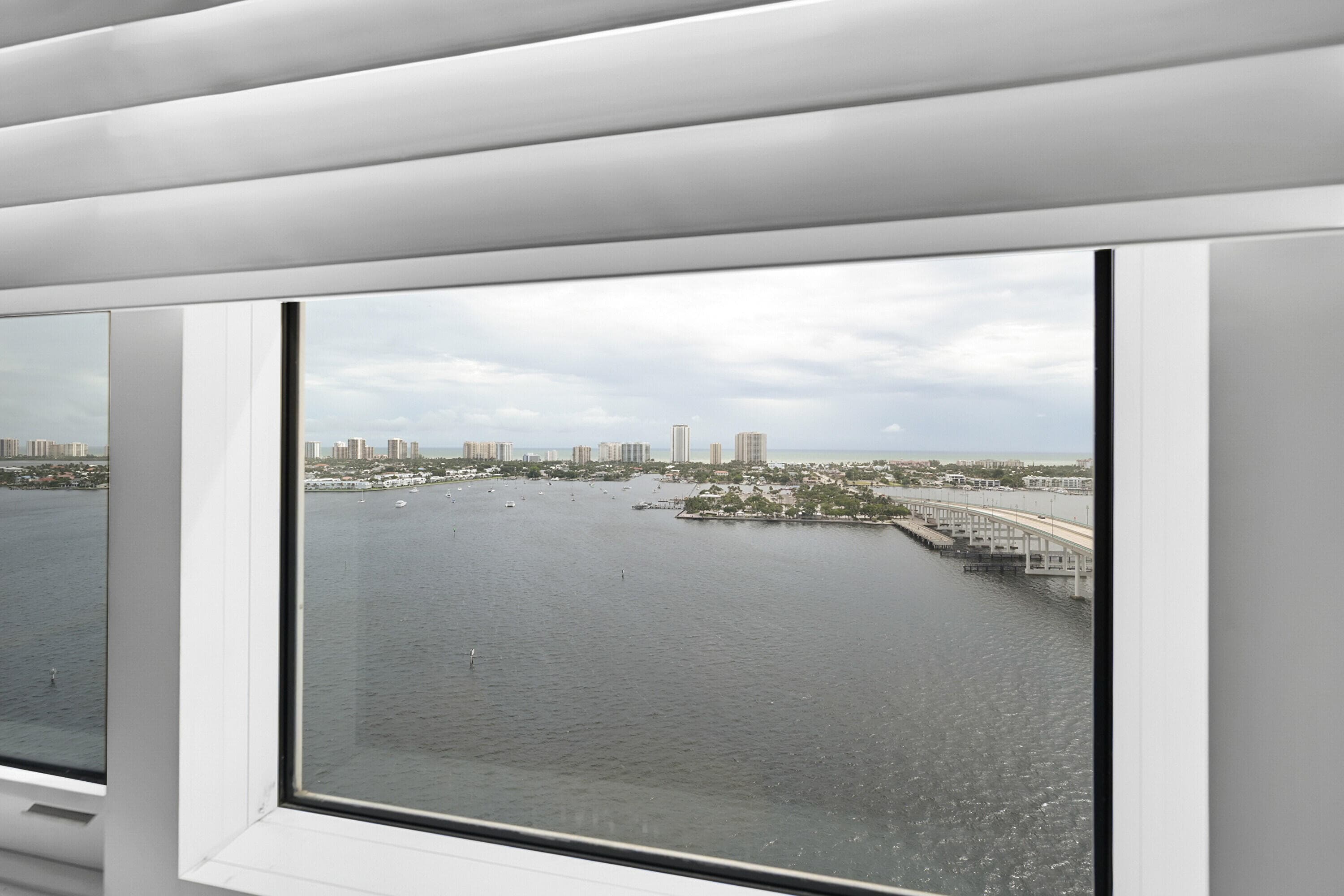 2640 Lake Shore Drive 2011, Riviera Beach, FL 33404 31
