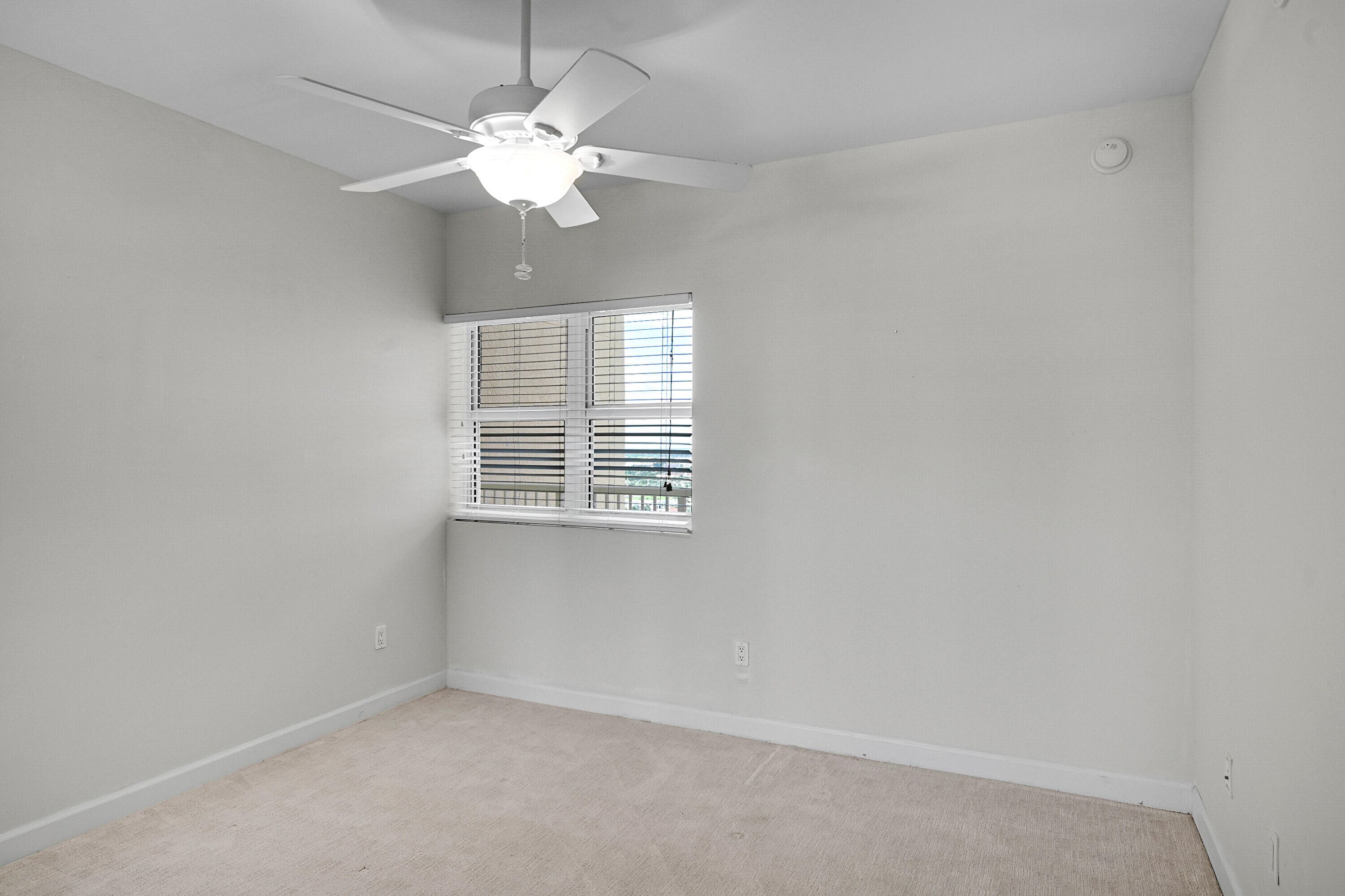 2640 Lake Shore Drive 2011, Riviera Beach, FL 33404 39