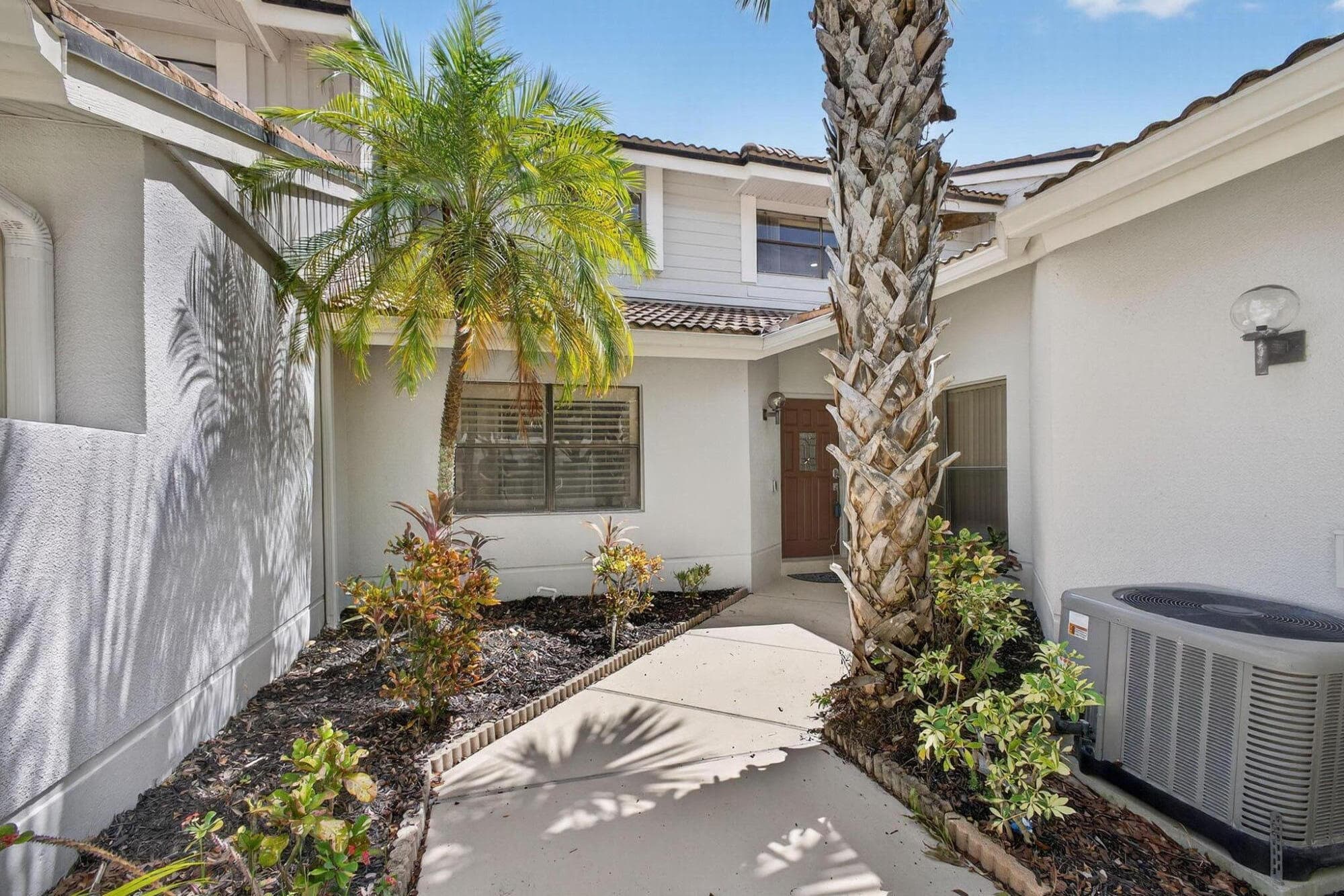 479 Prestwick Circle, Palm Beach Gardens, FL 33418 5