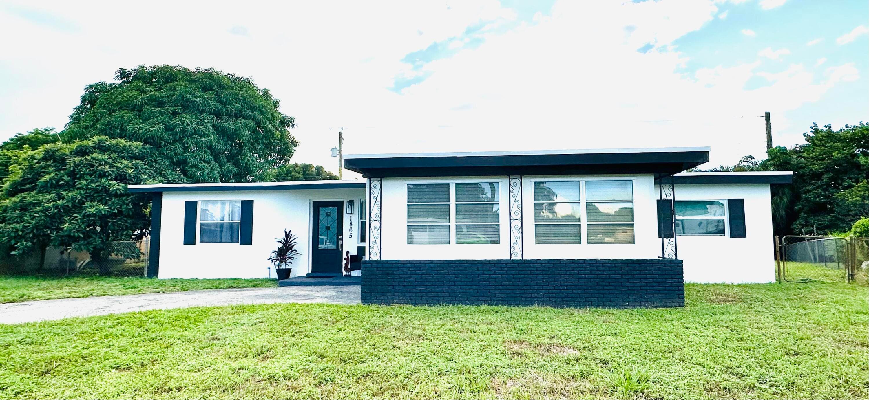 1865 W Chatham Road, West Palm Beach, FL 33415 2
