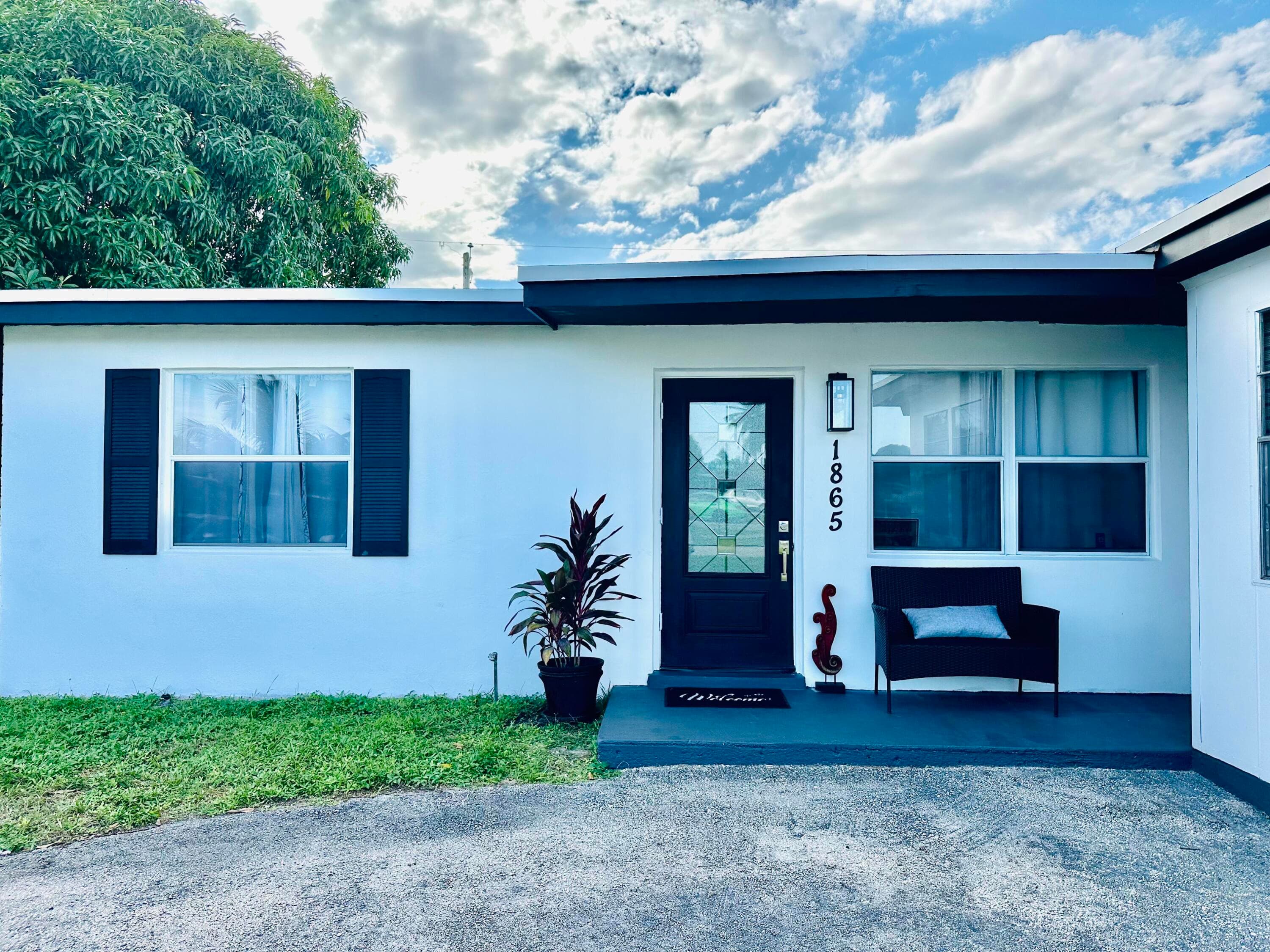 1865 W Chatham Road, West Palm Beach, FL 33415 3