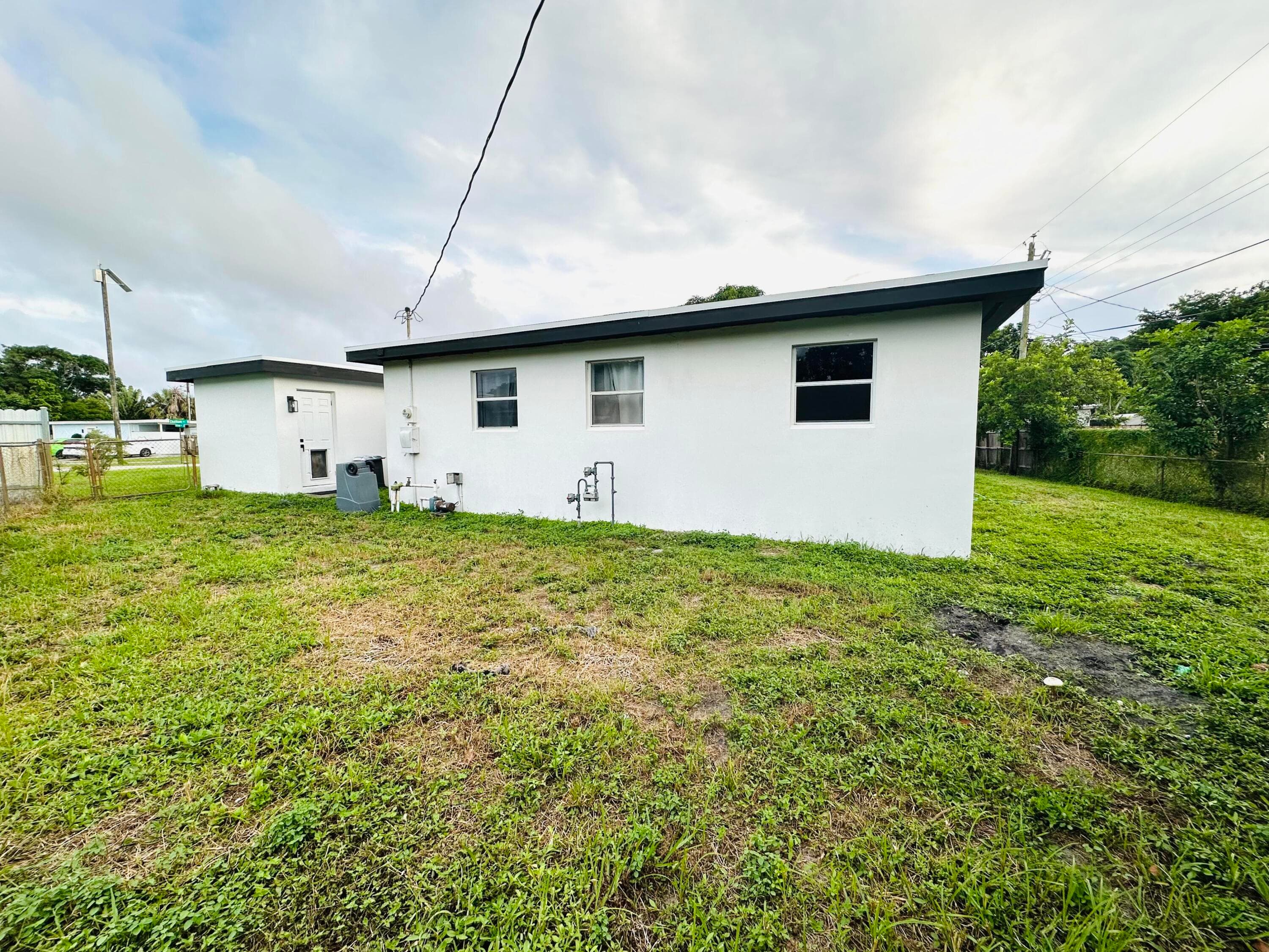 1865 W Chatham Road, West Palm Beach, FL 33415 4