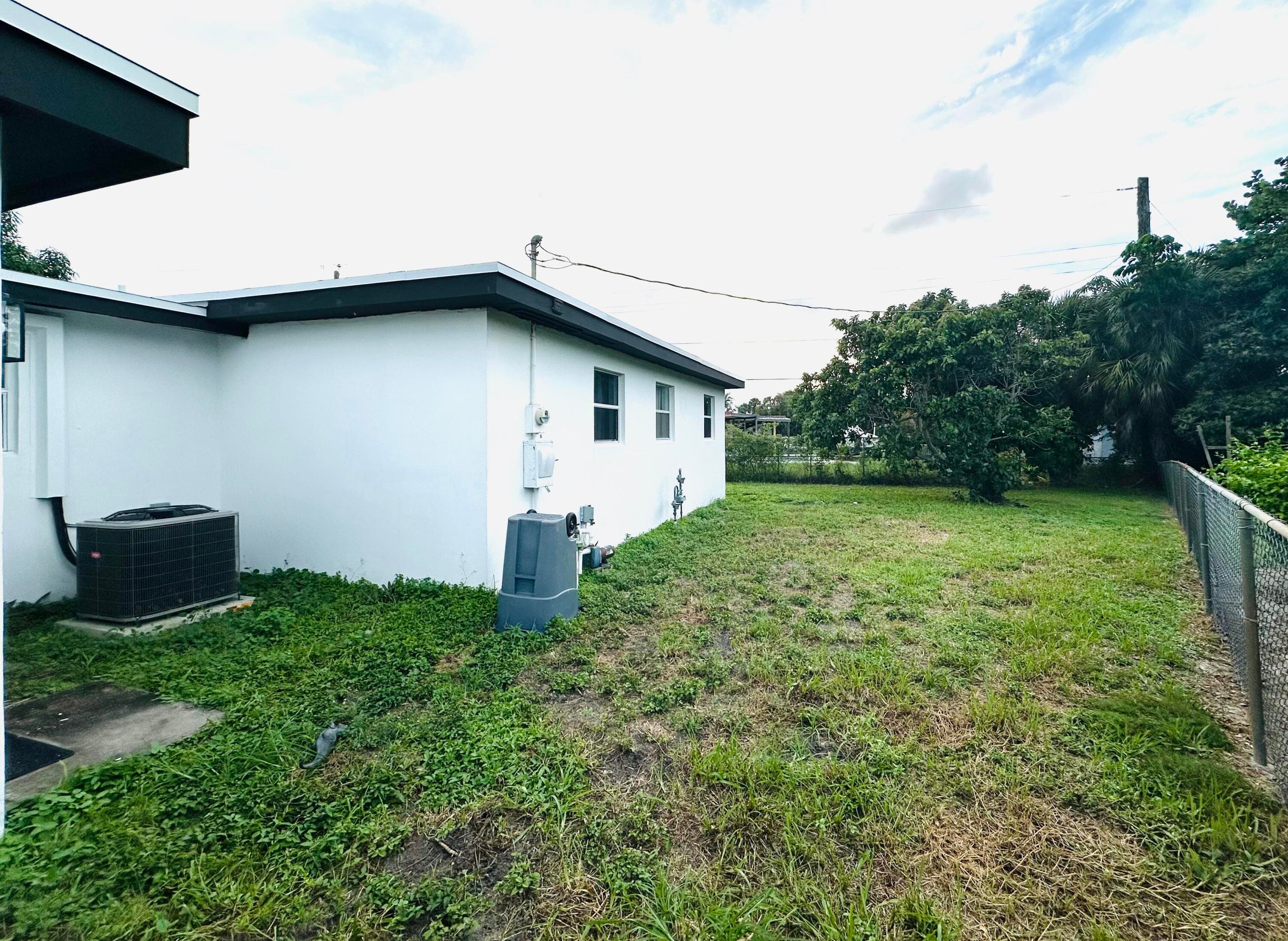1865 W Chatham Road, West Palm Beach, FL 33415 6