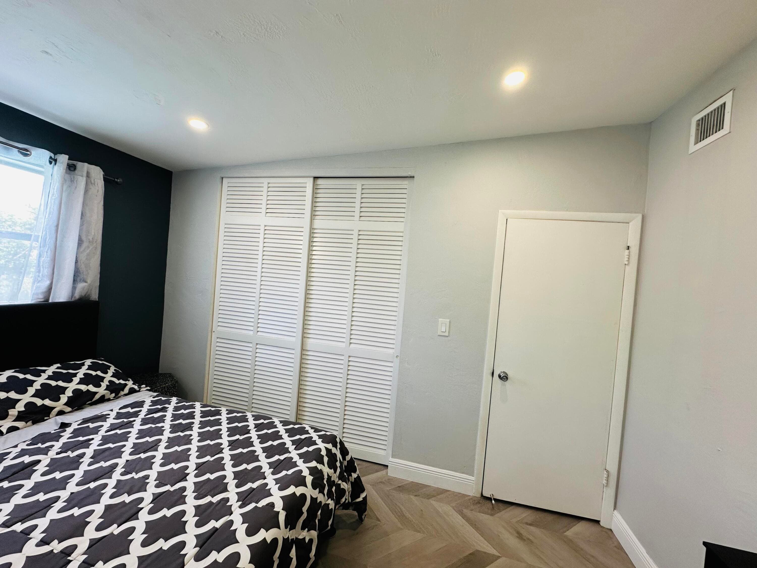 1865 W Chatham Road, West Palm Beach, FL 33415 43
