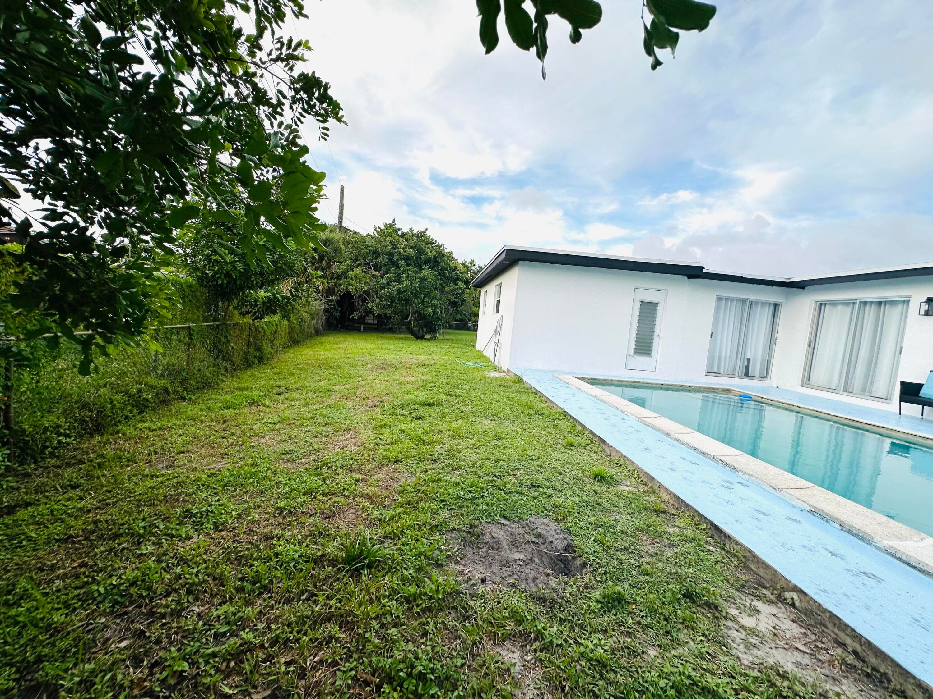 1865 W Chatham Road, West Palm Beach, FL 33415 56