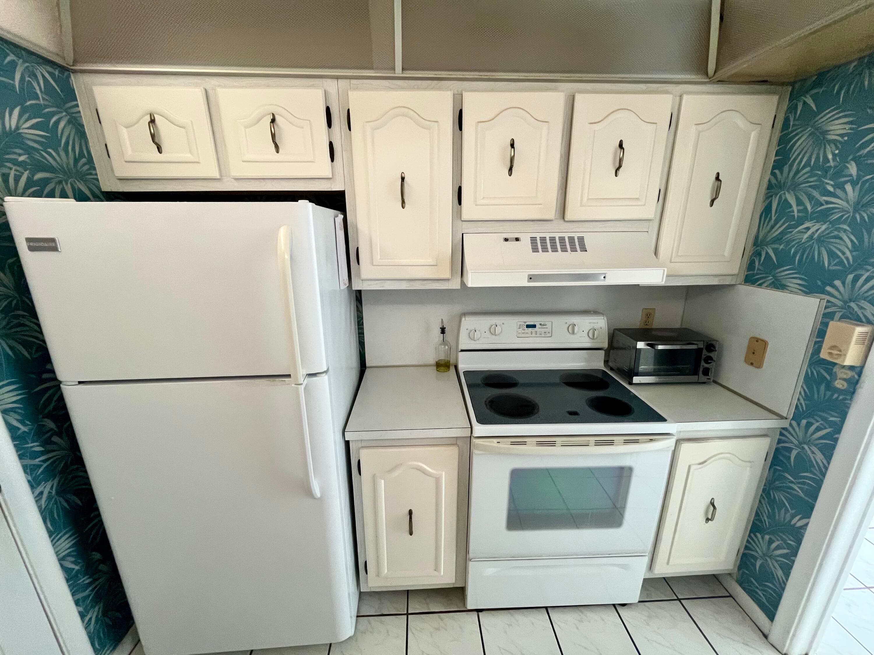 301 Croton Avenue 305, Lantana, FL 33462 13