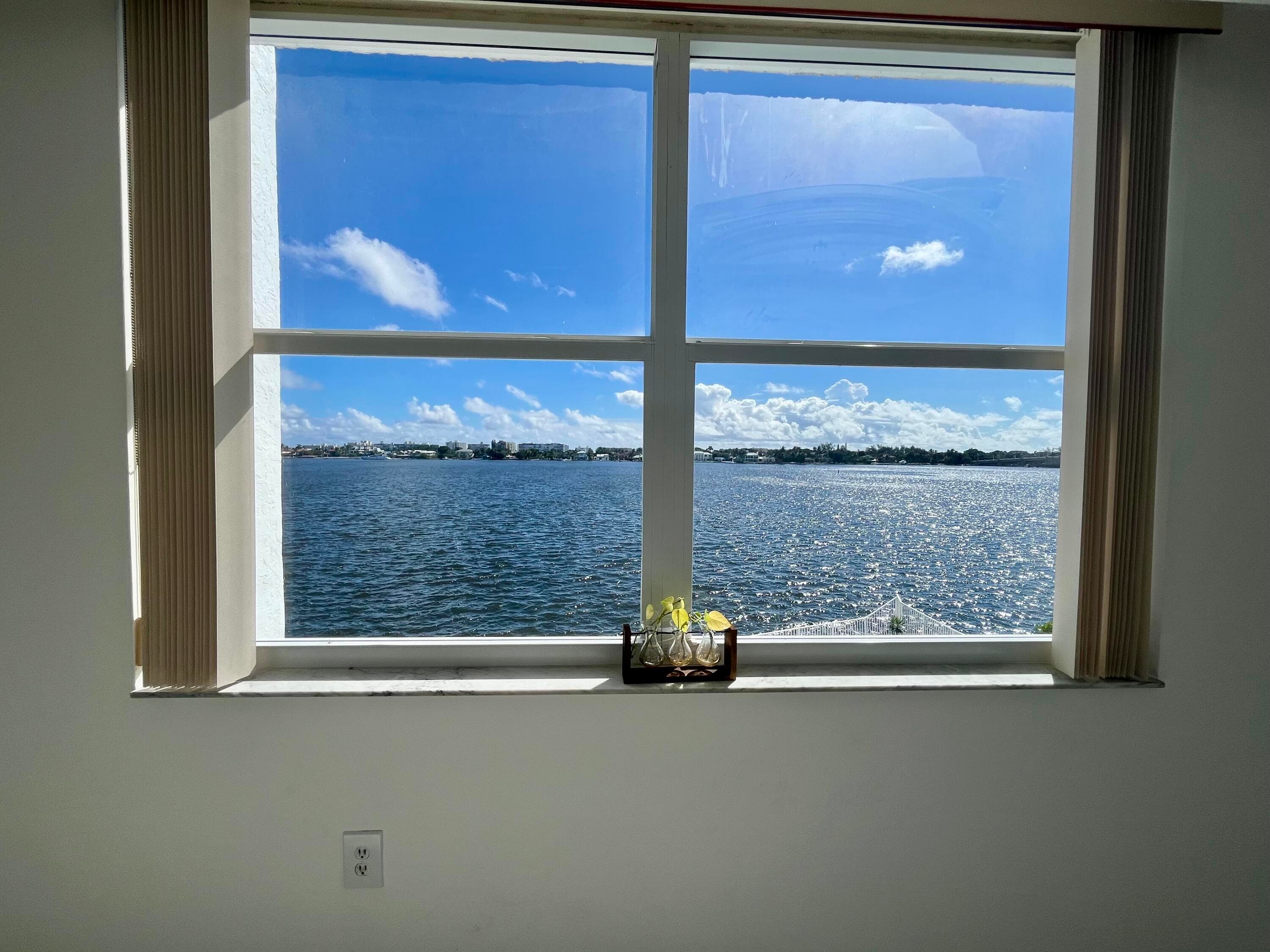 301 Croton Avenue 305, Lantana, FL 33462 19