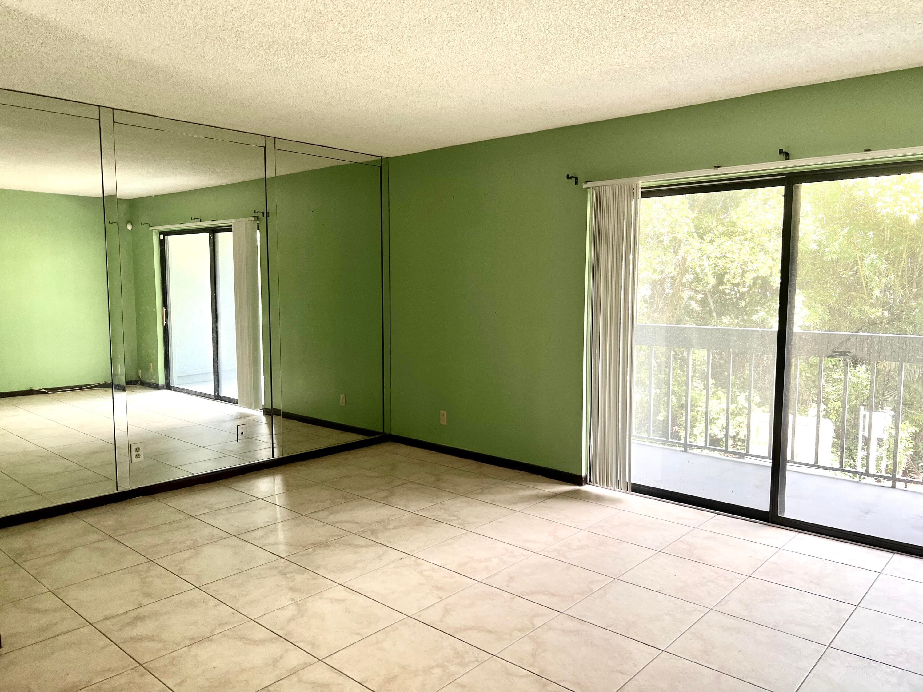 2000 N Congress Avenue 206, West Palm Beach, FL 33401 4